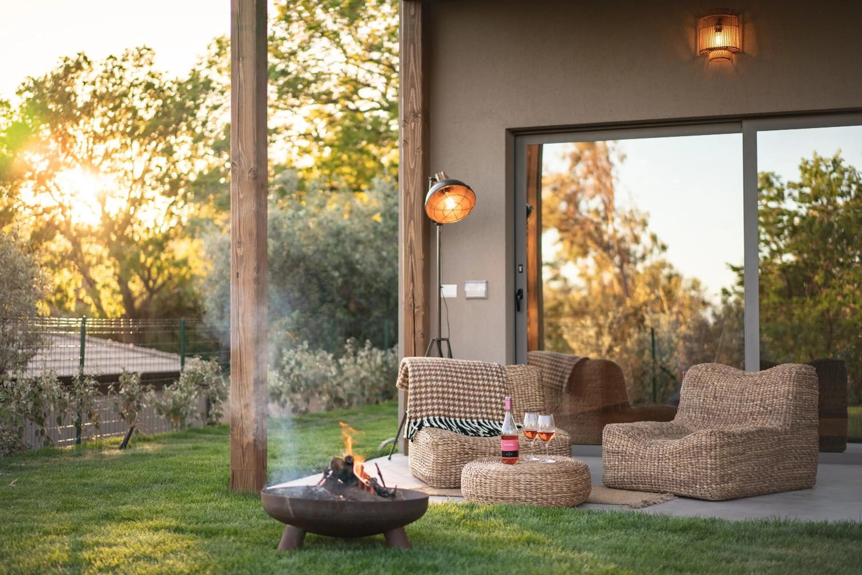 Patio in Hang Loose Cottage Hotel & Resort 4 stelle Gizzeria Calabria