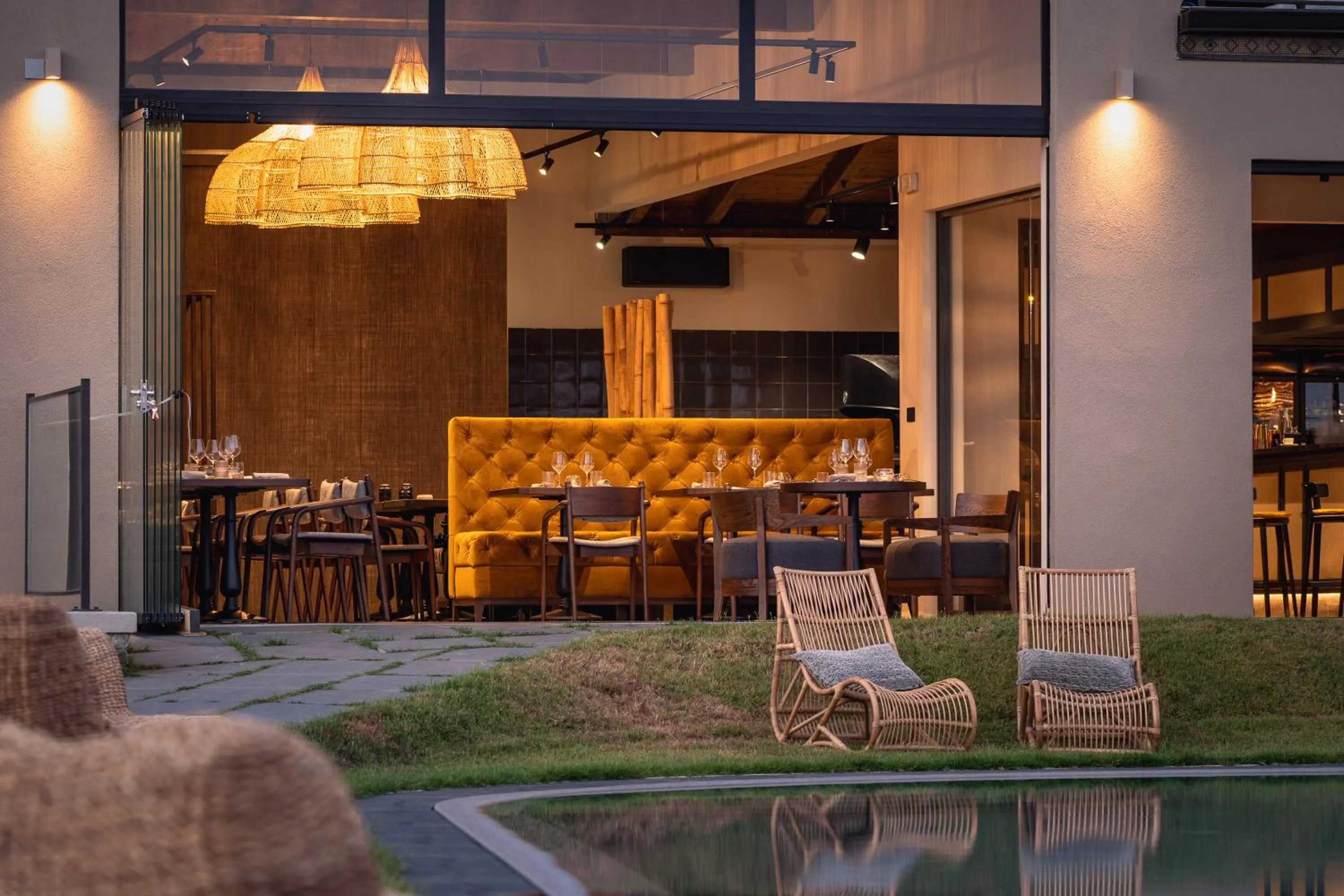 Property building in Hang Loose Cottage Hotel & Resort 4 stelle Gizzeria Calabria