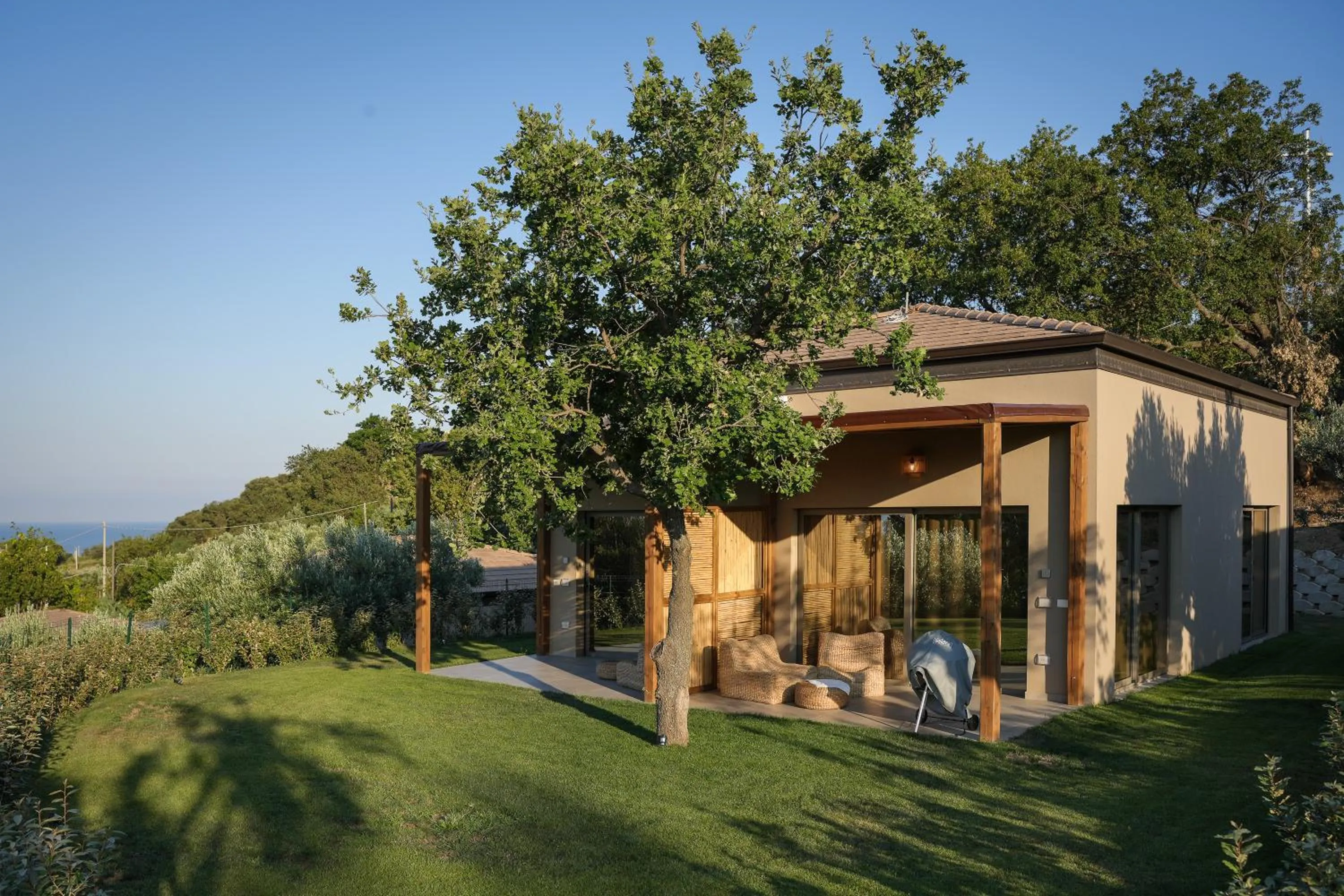 Property building in Hang Loose Cottage Hotel & Resort 4 stelle Gizzeria Calabria