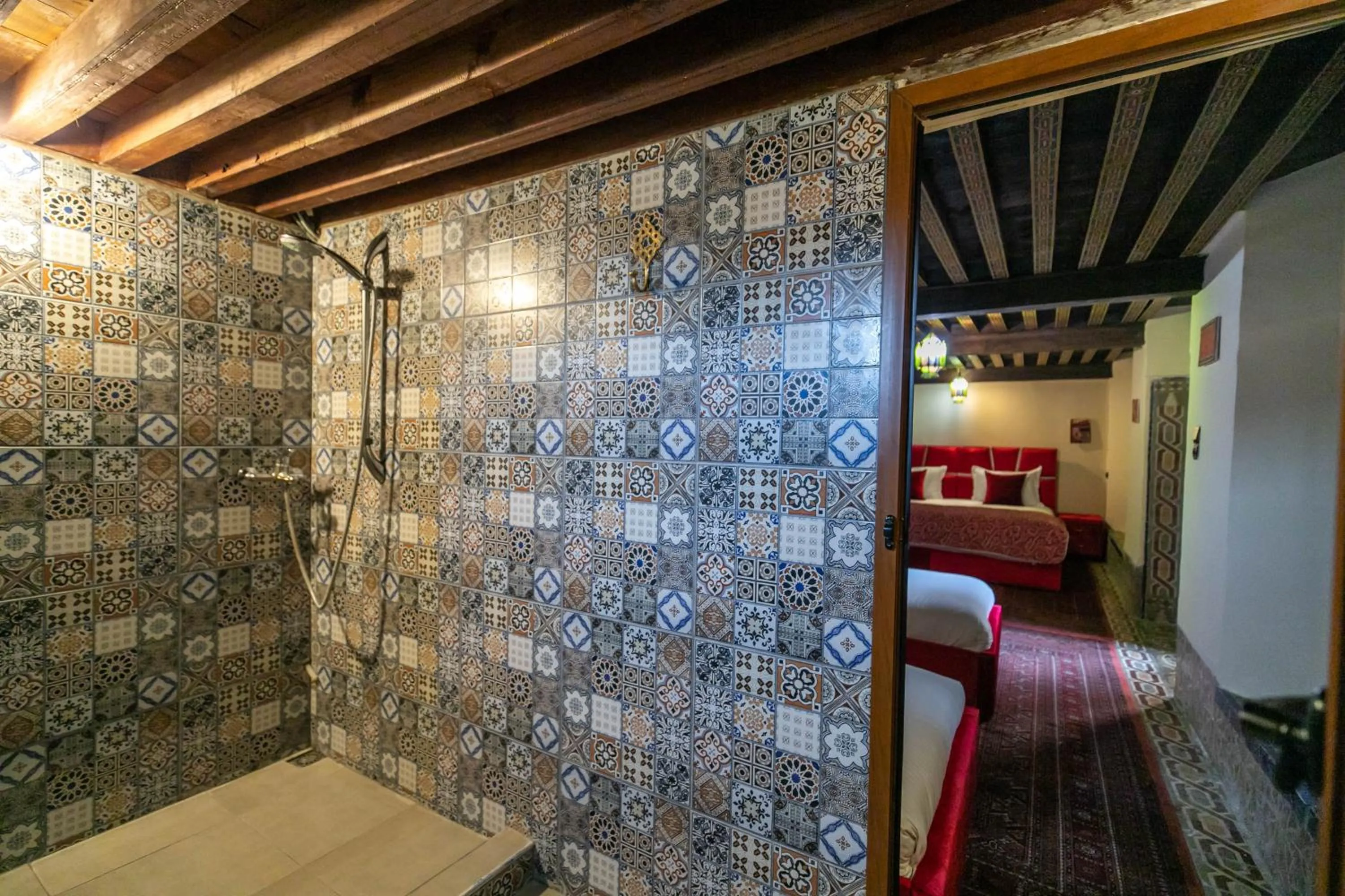 Bed in Riad Hadia Fes - Prestige Stay