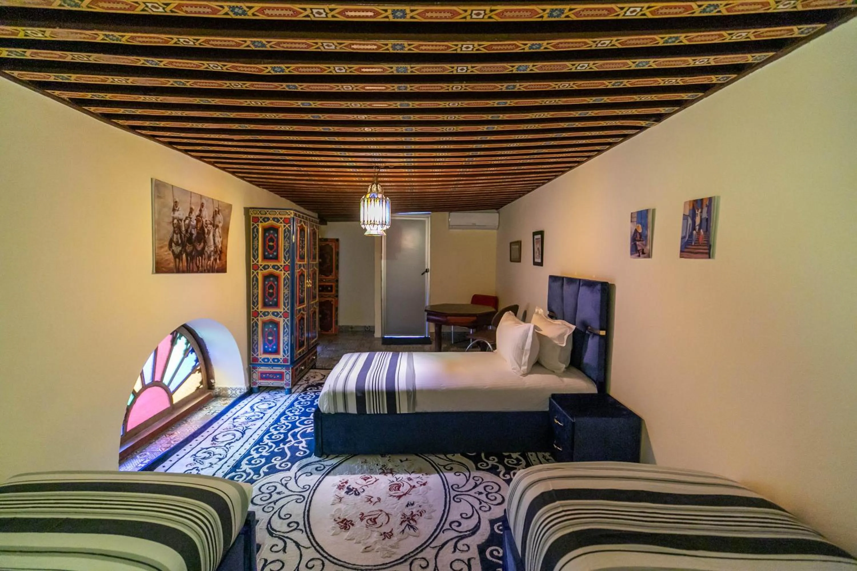 Bed in Riad Hadia Fes - Prestige Stay