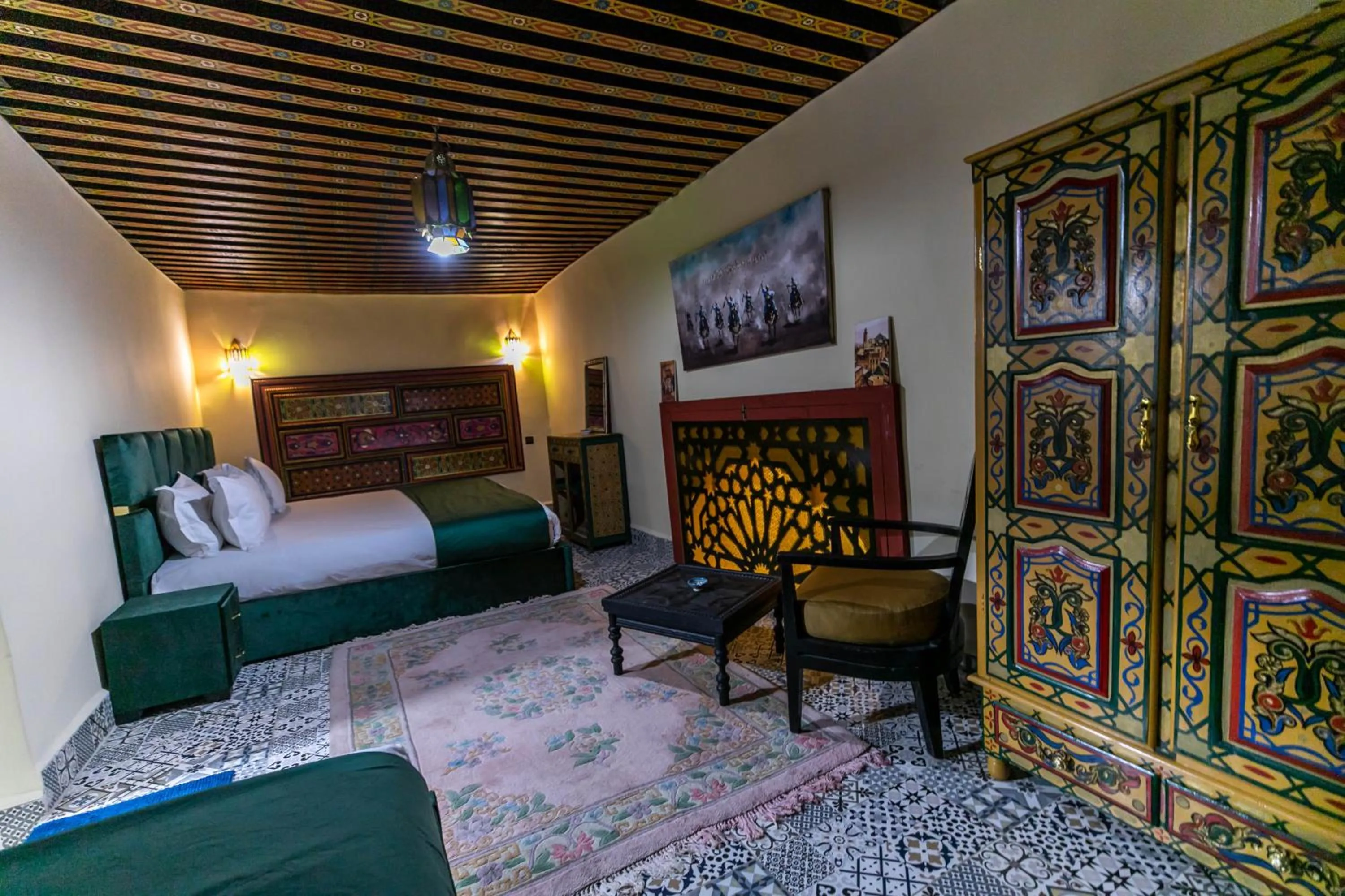 Bed in Riad Hadia Fes - Prestige Stay
