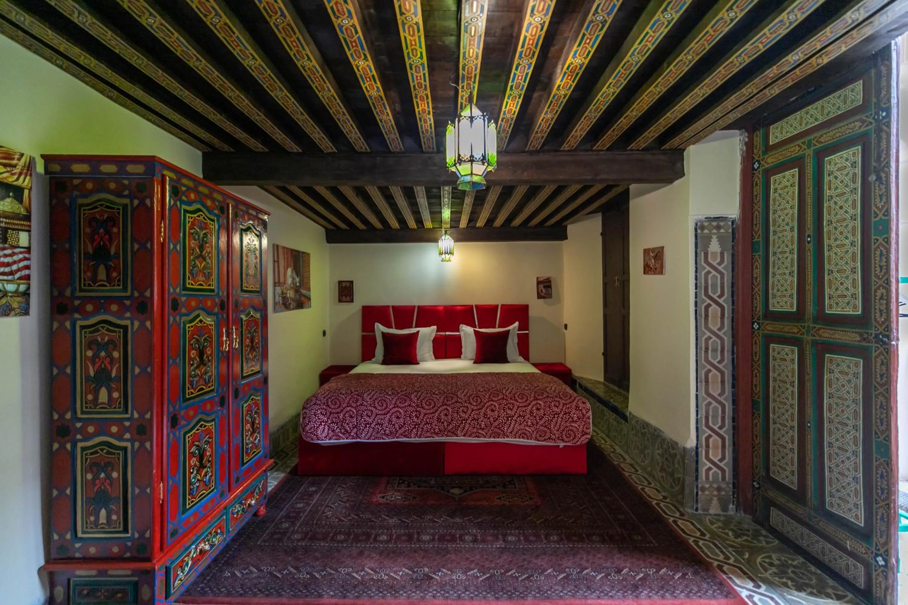 Bed in Riad Hadia Fes - Prestige Stay