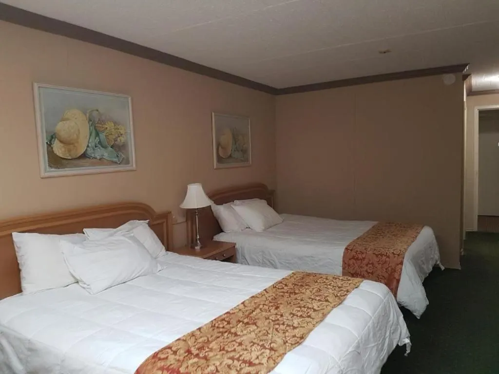 Bed in Owen Sound Inn