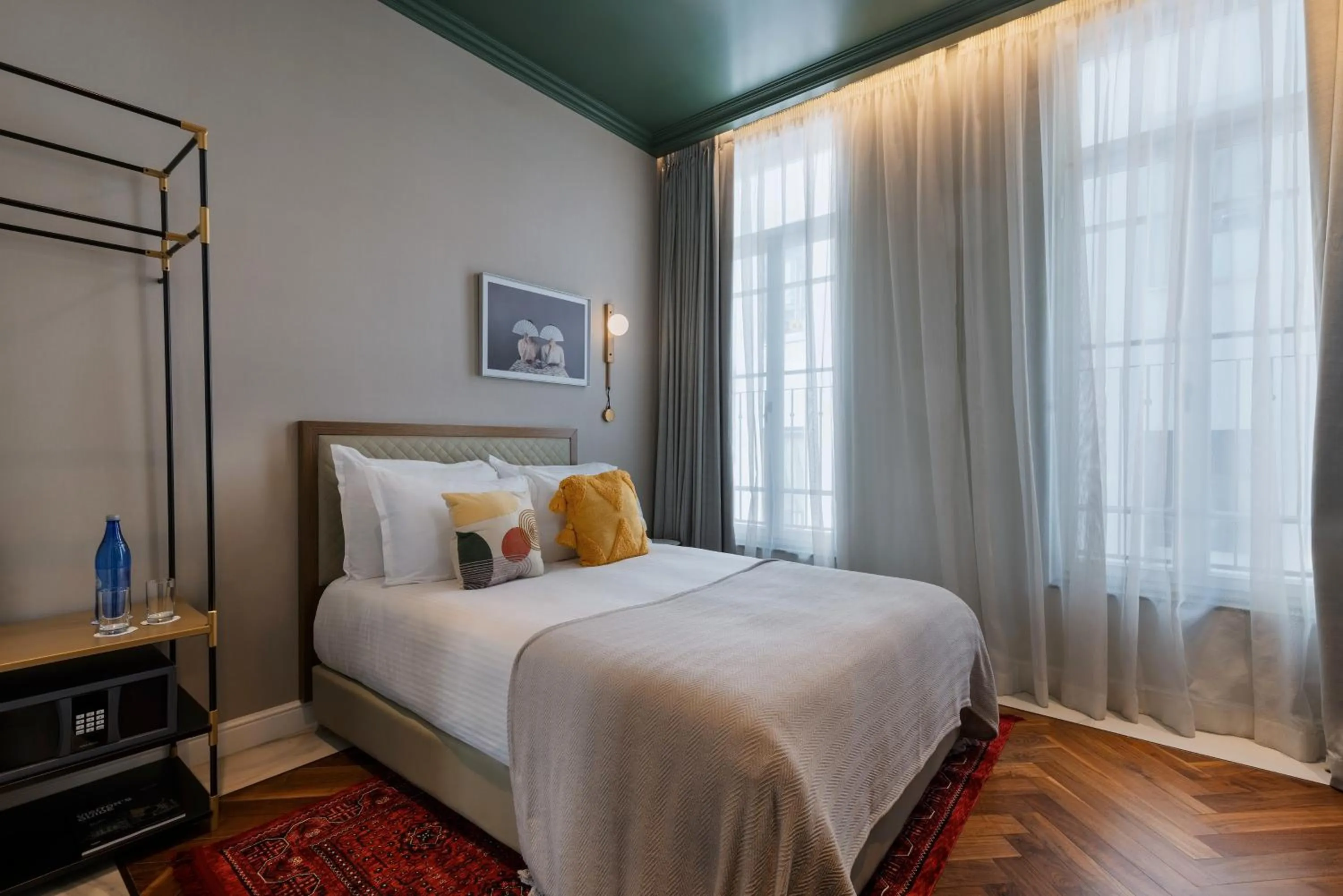 Bed in Alberto by Isrotel Design