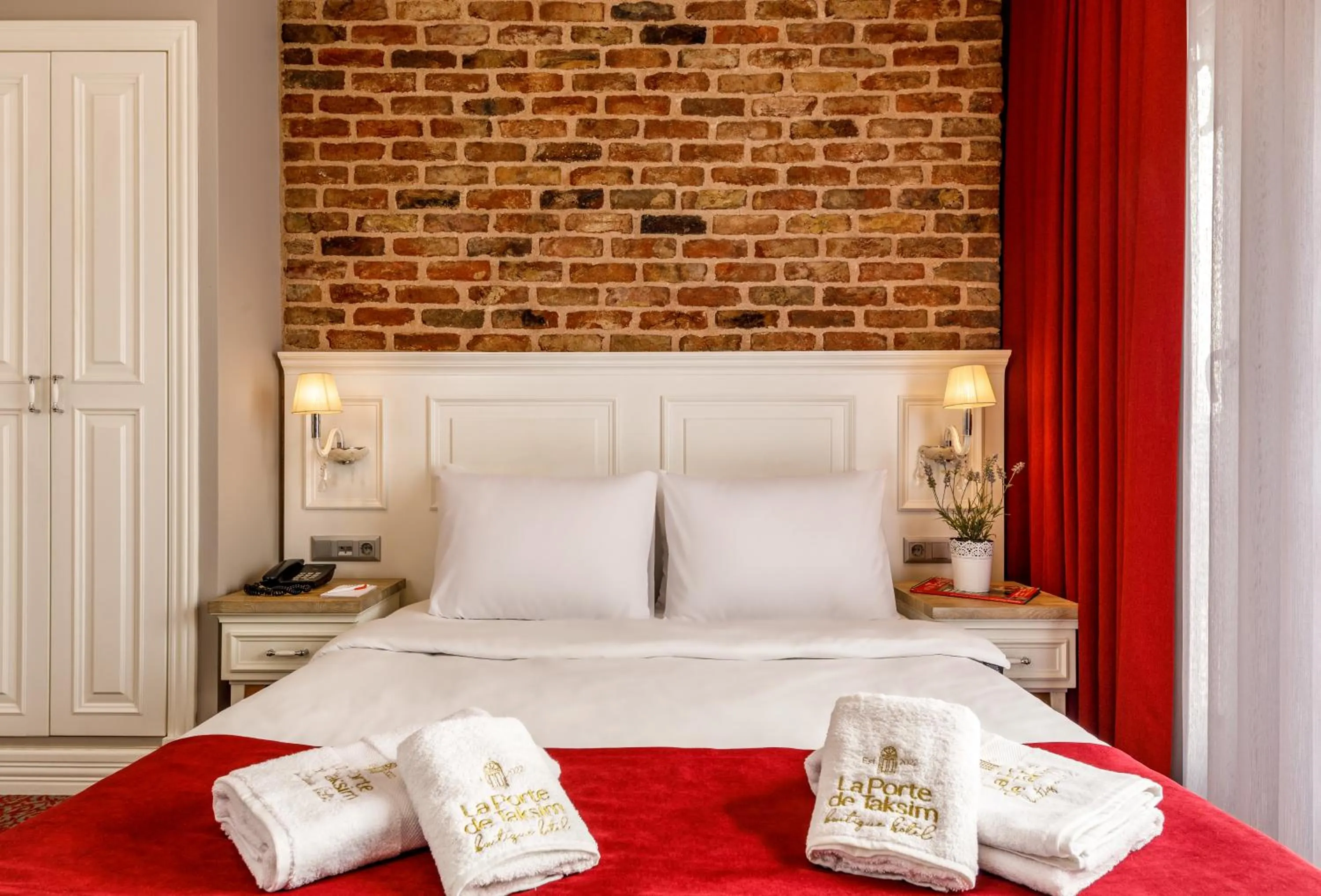 Bedroom, Bed in La Porte de Taksim