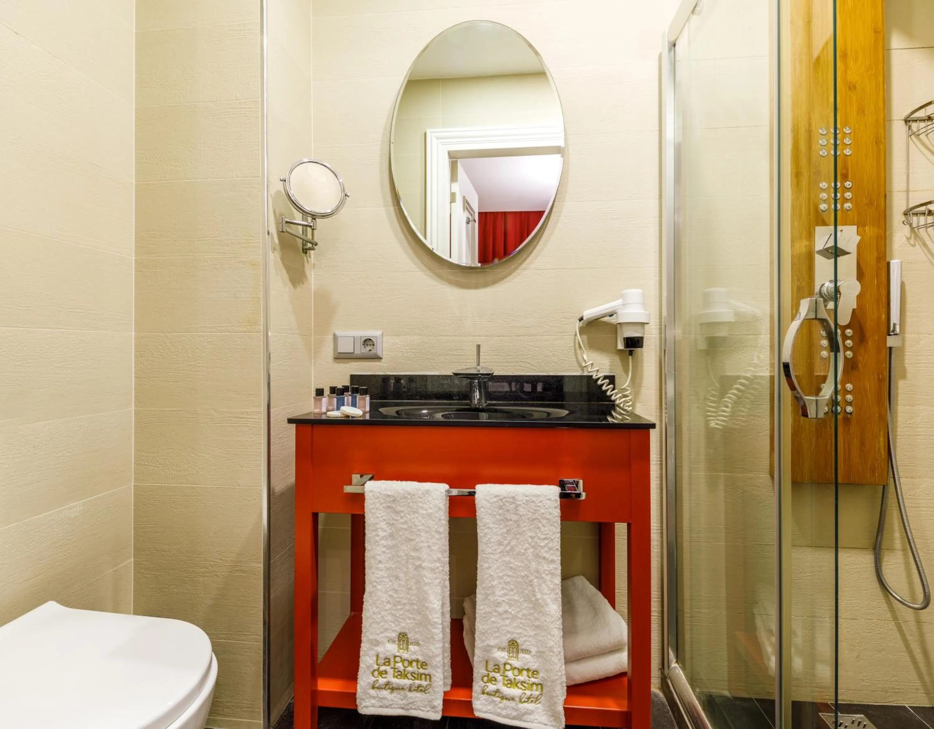 Bathroom in La Porte de Taksim