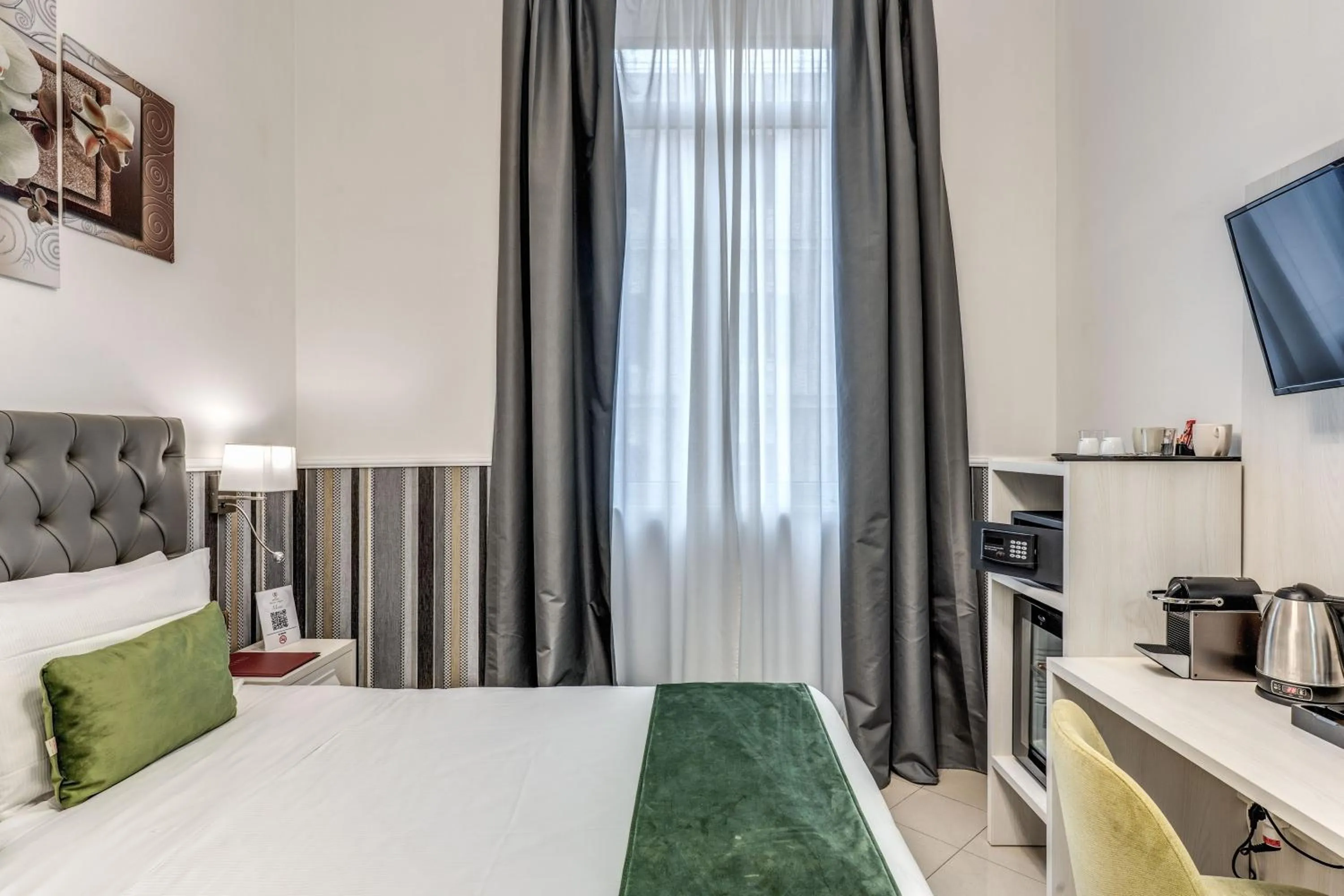 Bed in Hotel Ottaviano Augusto