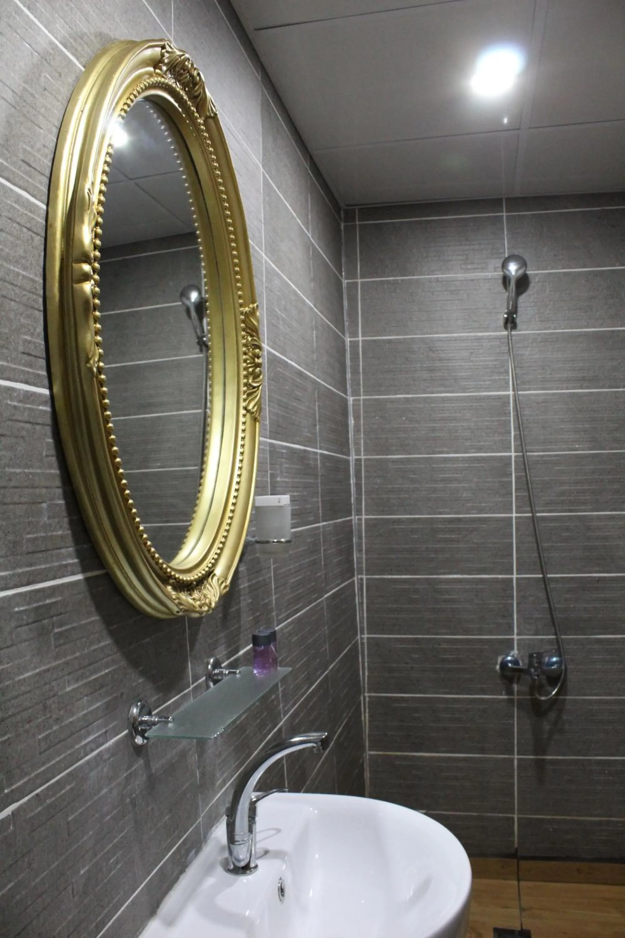 Bathroom in Grand Babil Otel