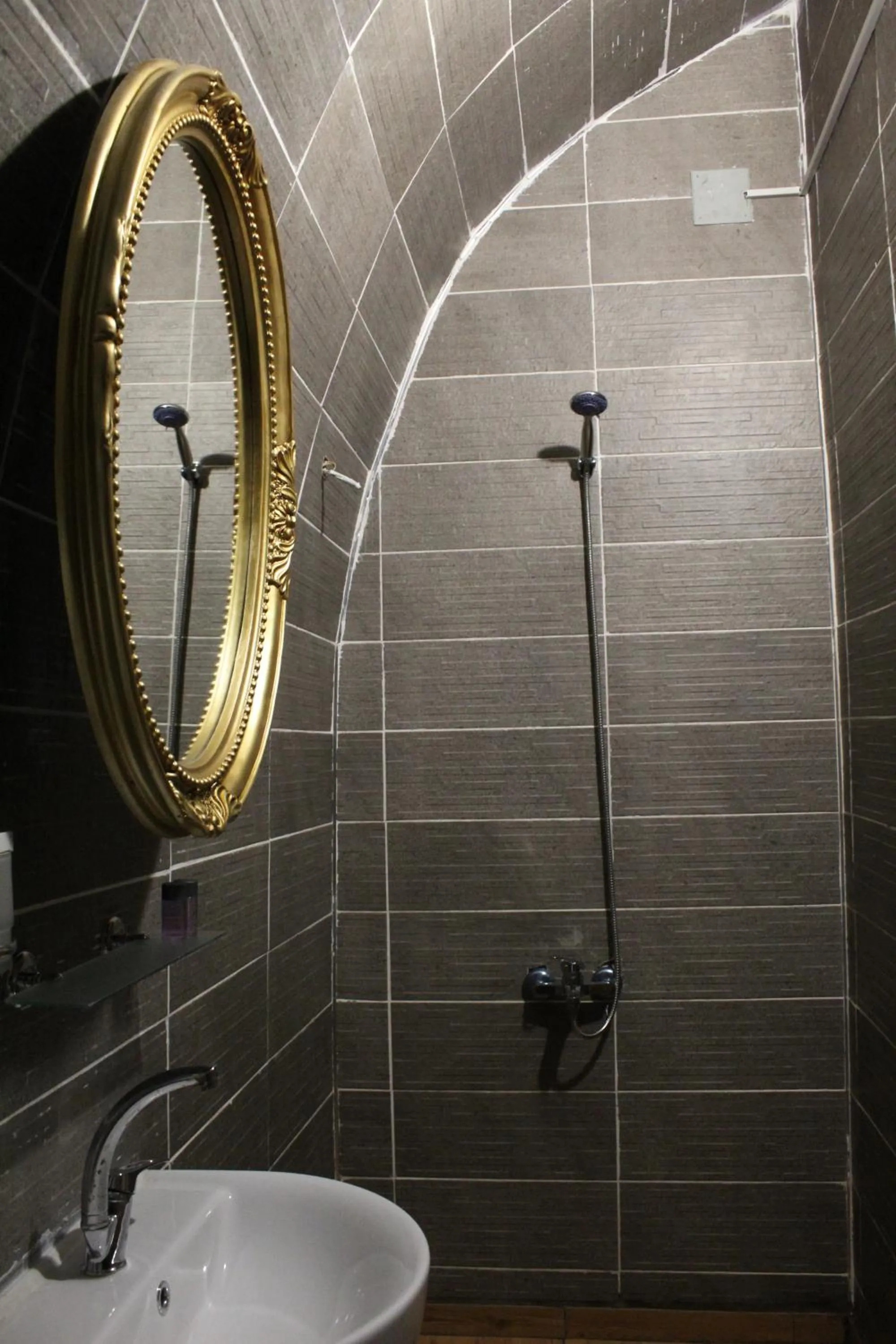 Bathroom in Grand Babil Otel