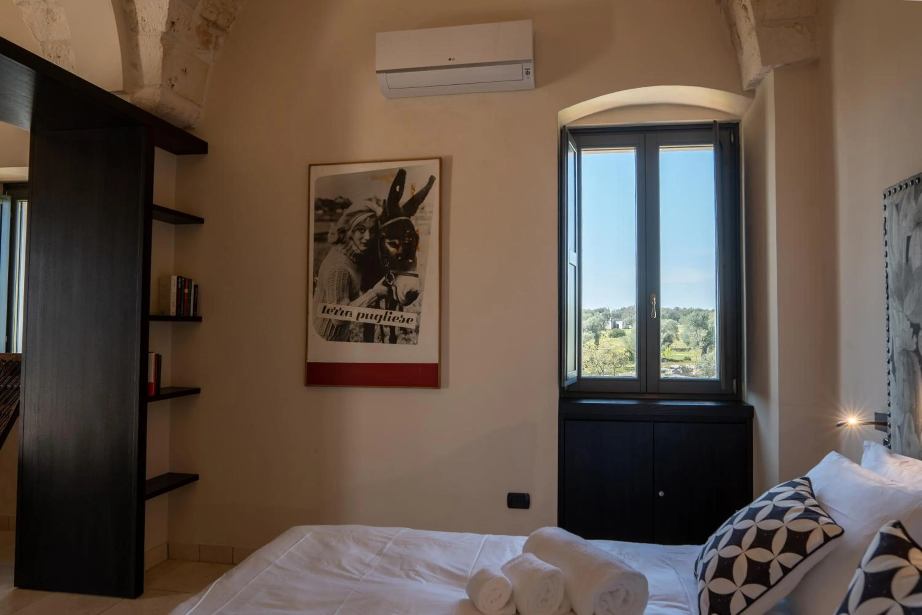 Pool view, Bed in Masseria Santo Scalone