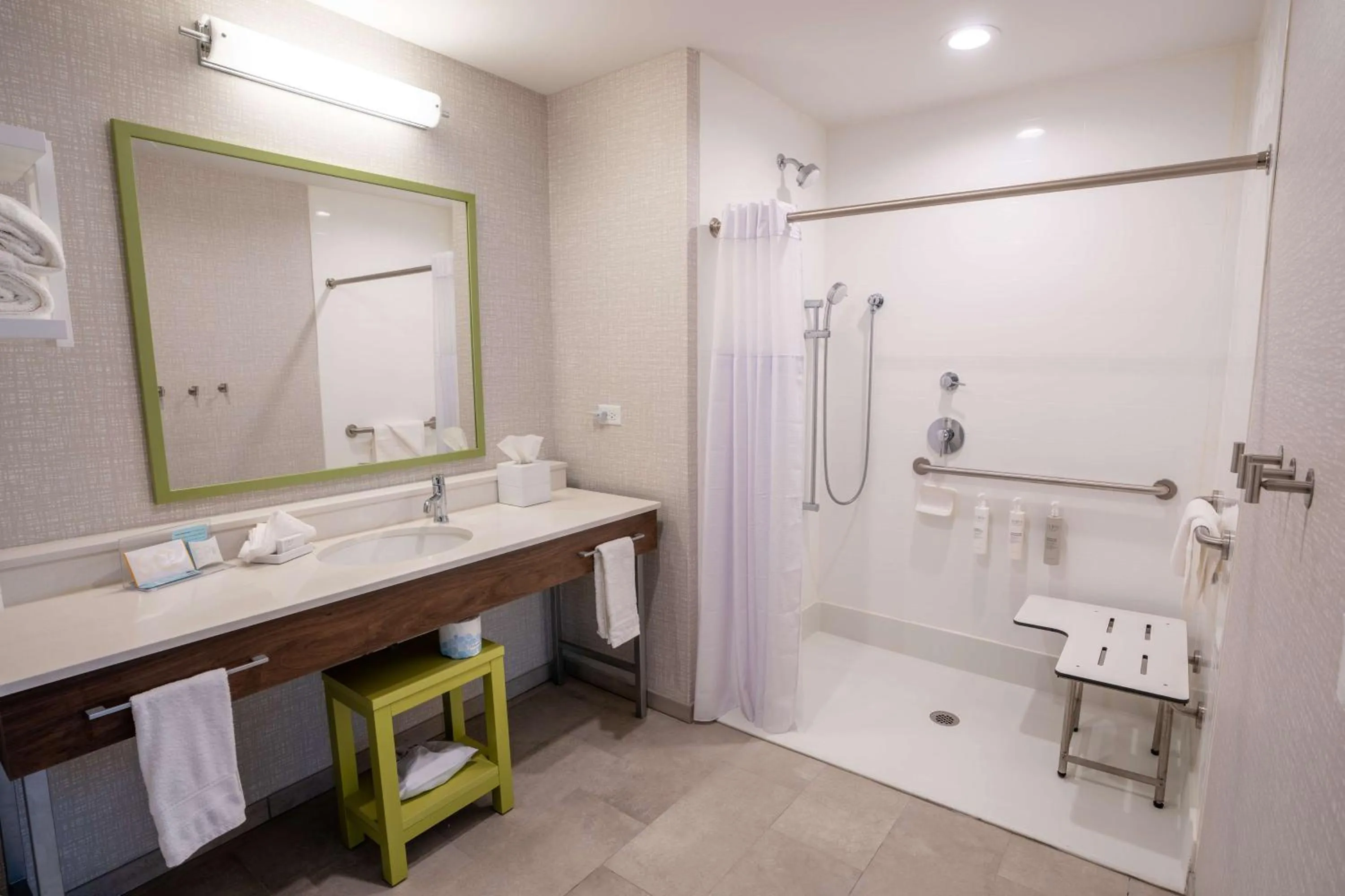 Bathroom in Hampton Inn By Hilton Huntley Chicago