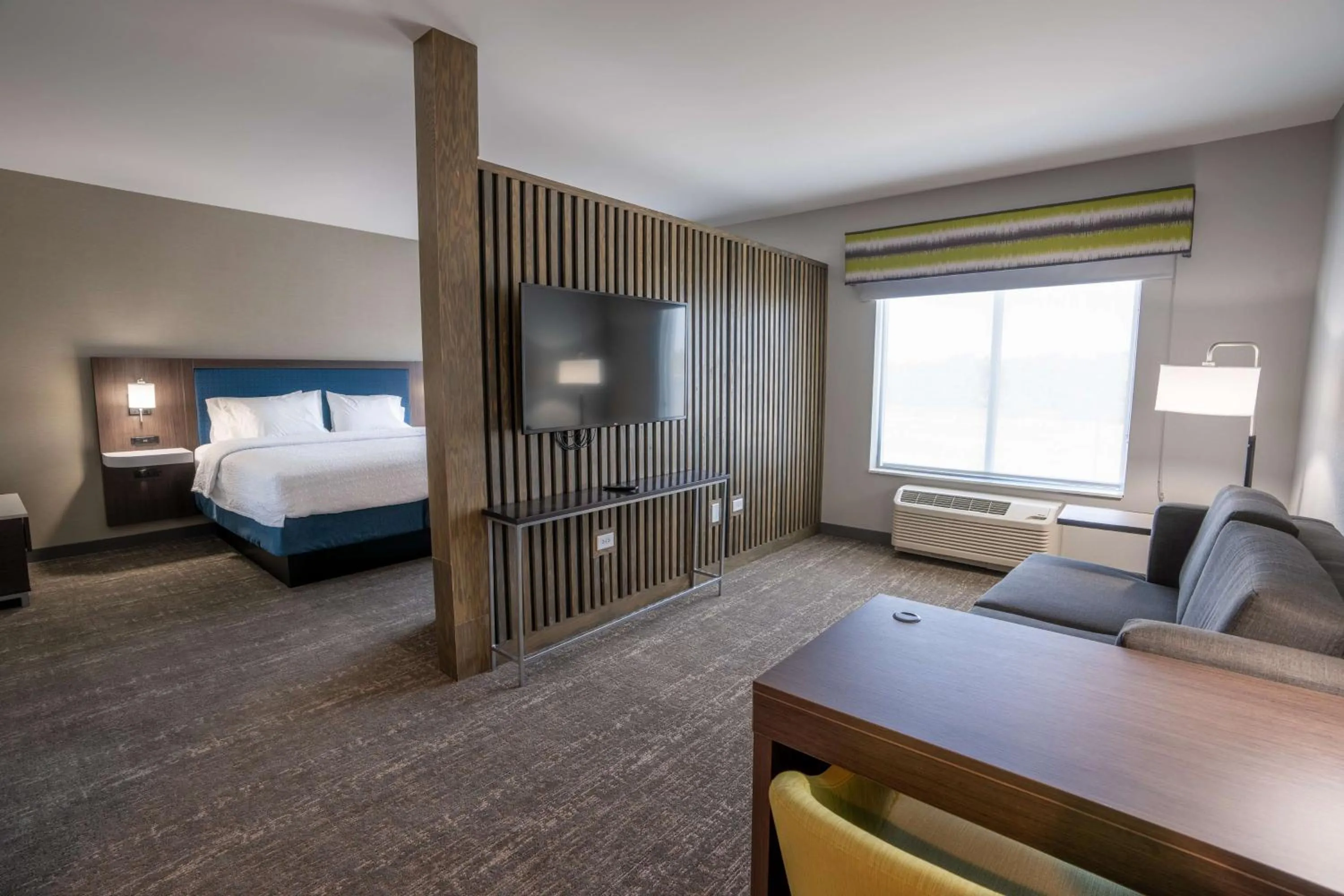 Bedroom, Bed in Hampton Inn By Hilton Huntley Chicago