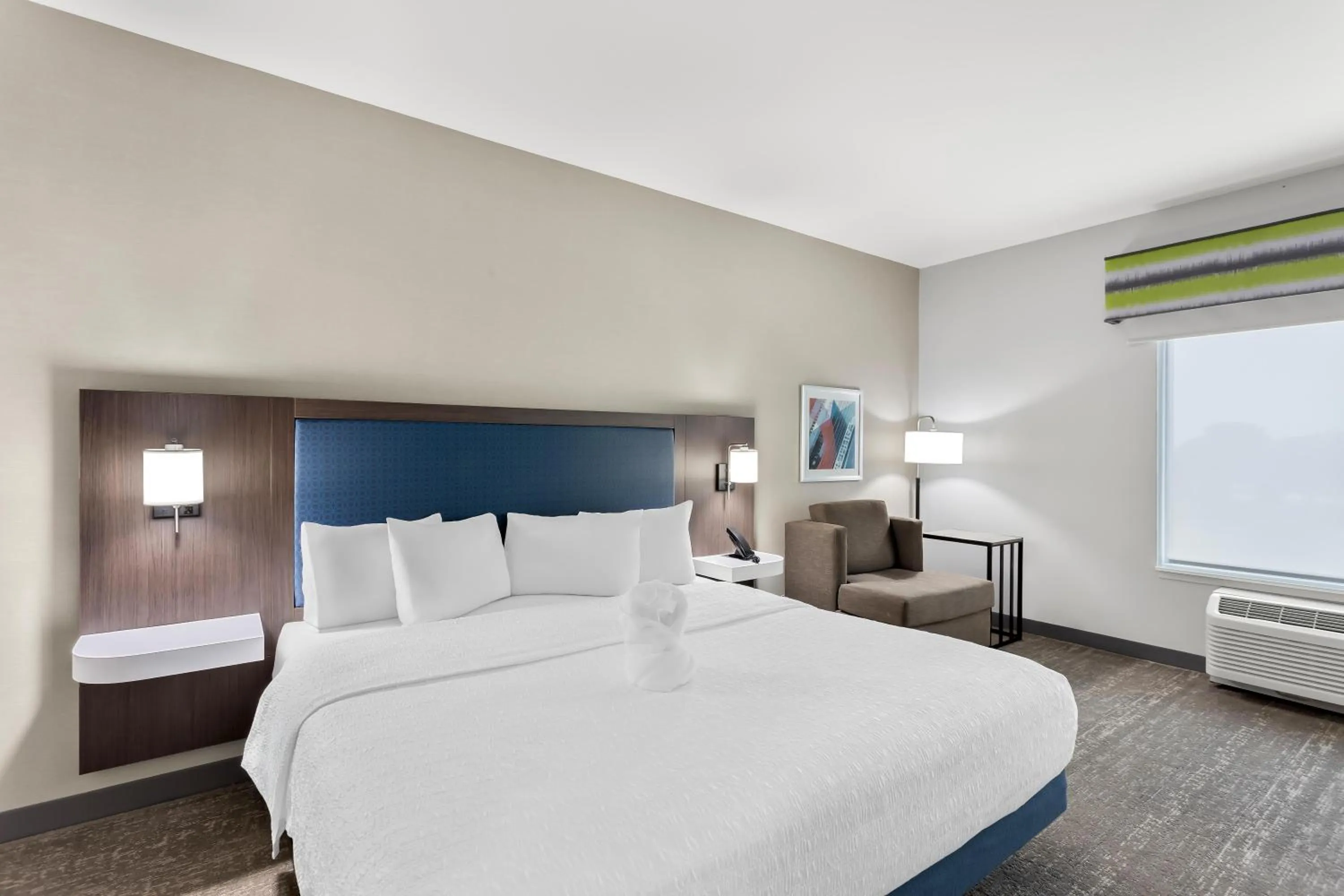 Bed in Hampton Inn By Hilton Huntley Chicago