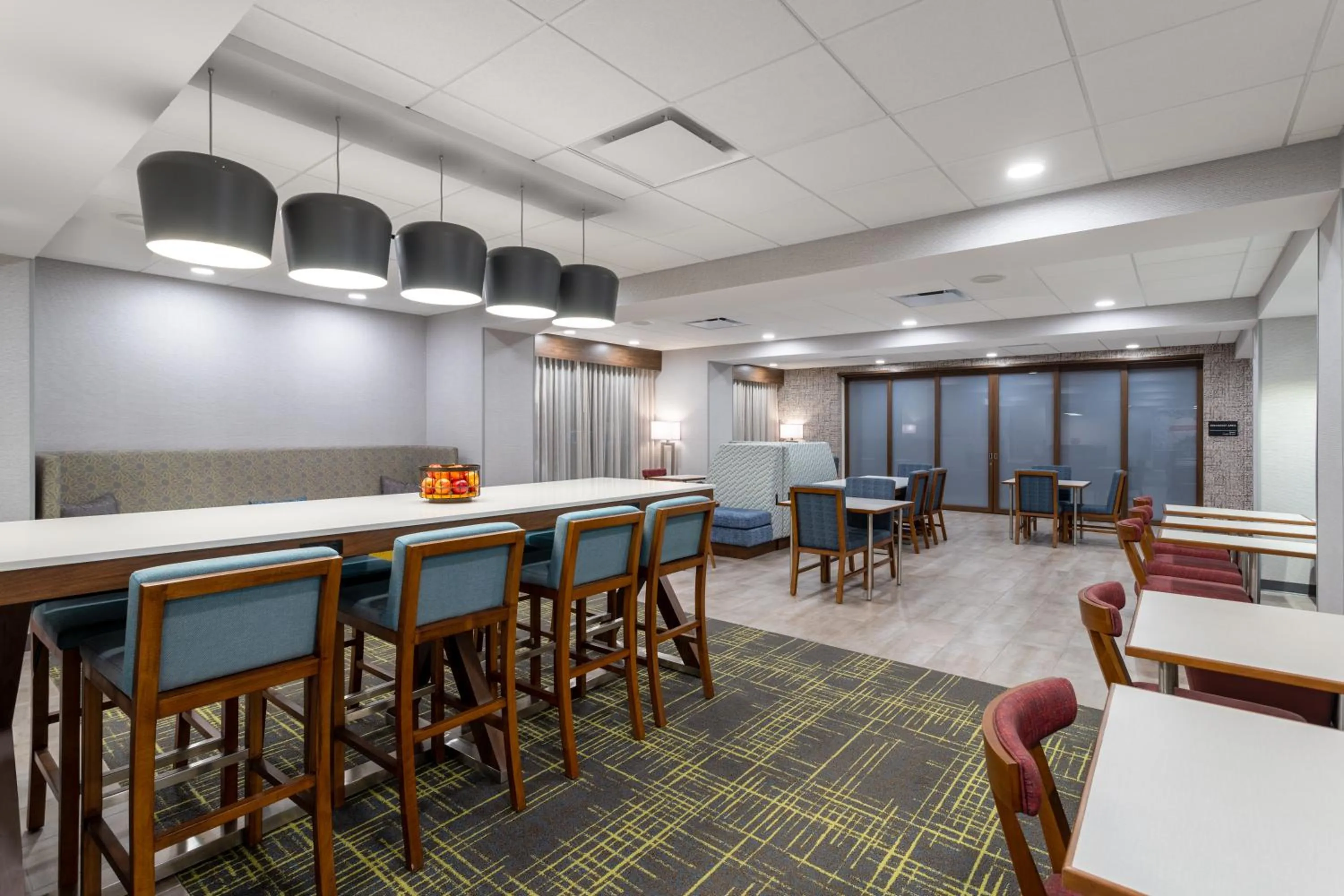 Communal lounge/ TV room in Hampton Inn Monticello, Ny