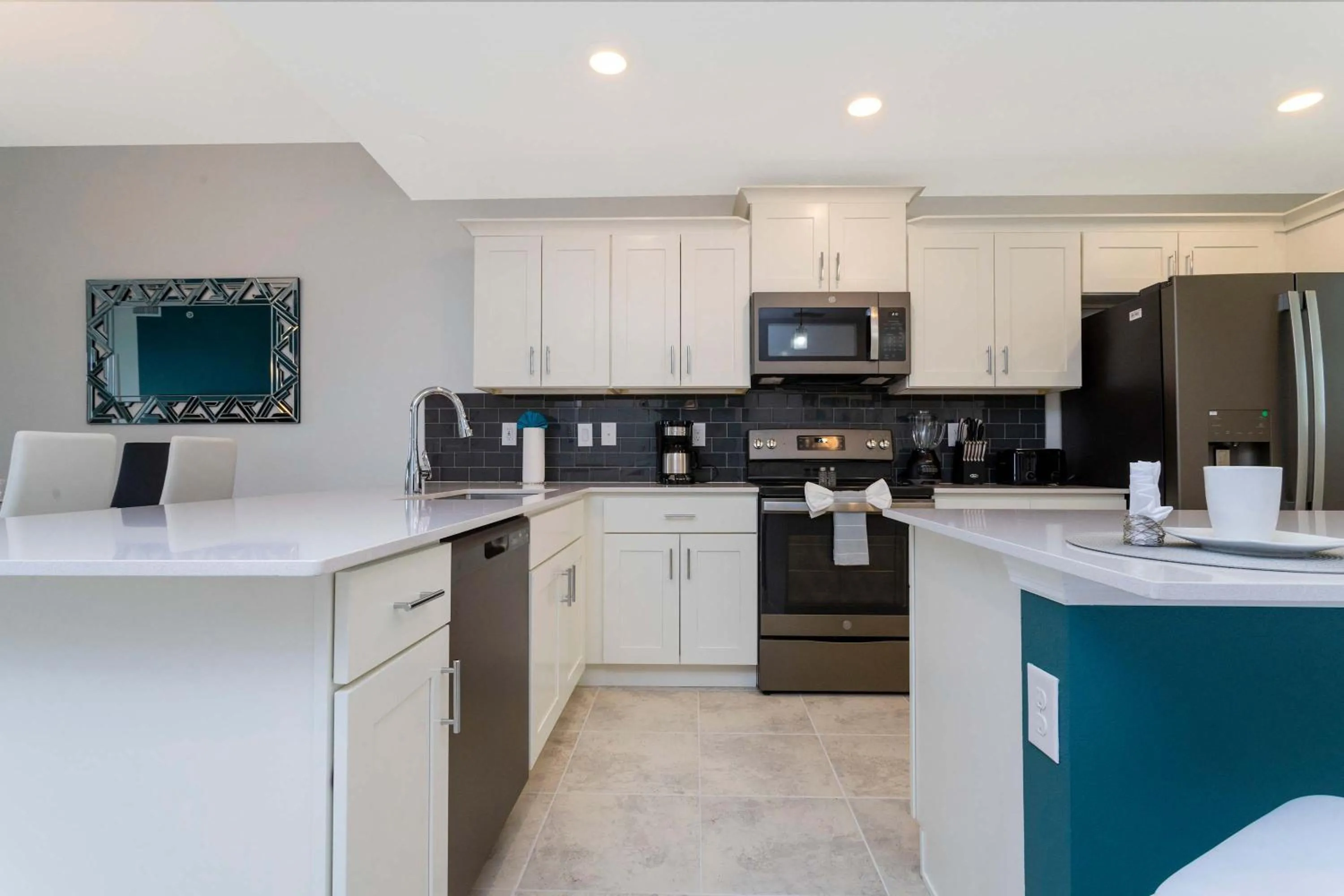 Gorgeous 2 Bedroom Apartment Close to Disney 305 31911