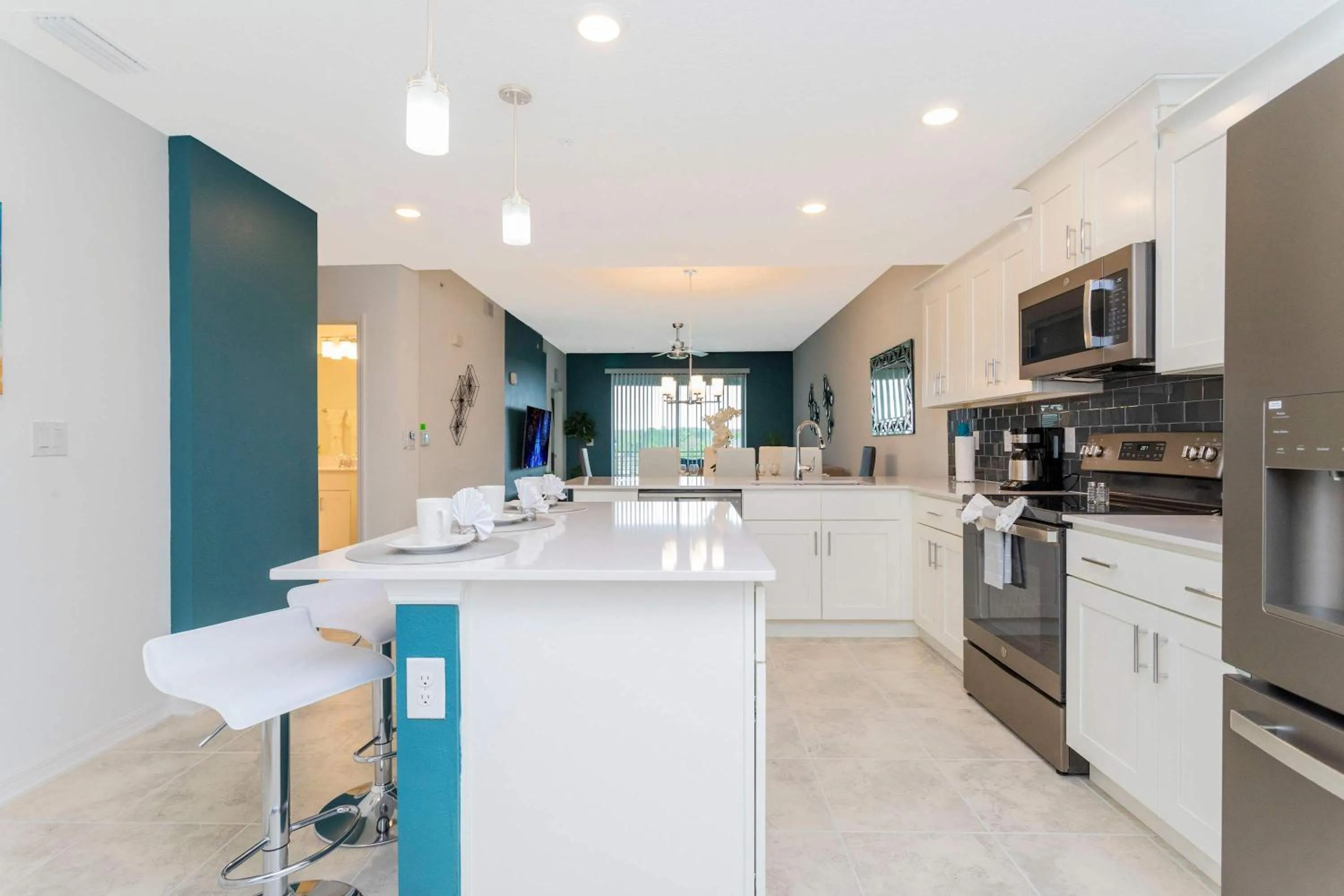 Gorgeous 2 Bedroom Apartment Close to Disney 305 31911