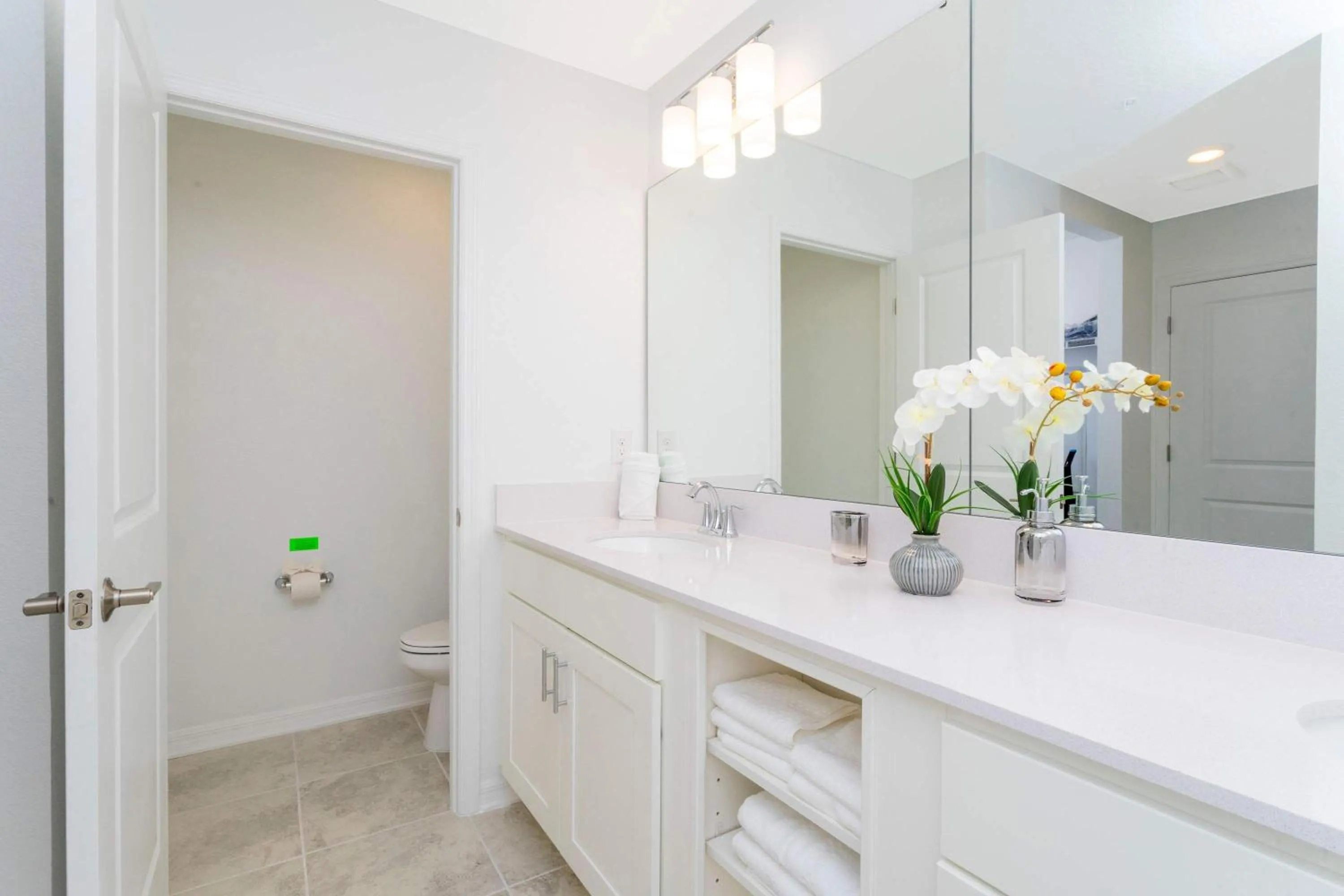 Gorgeous 2 Bedroom Apartment Close to Disney 305 31911