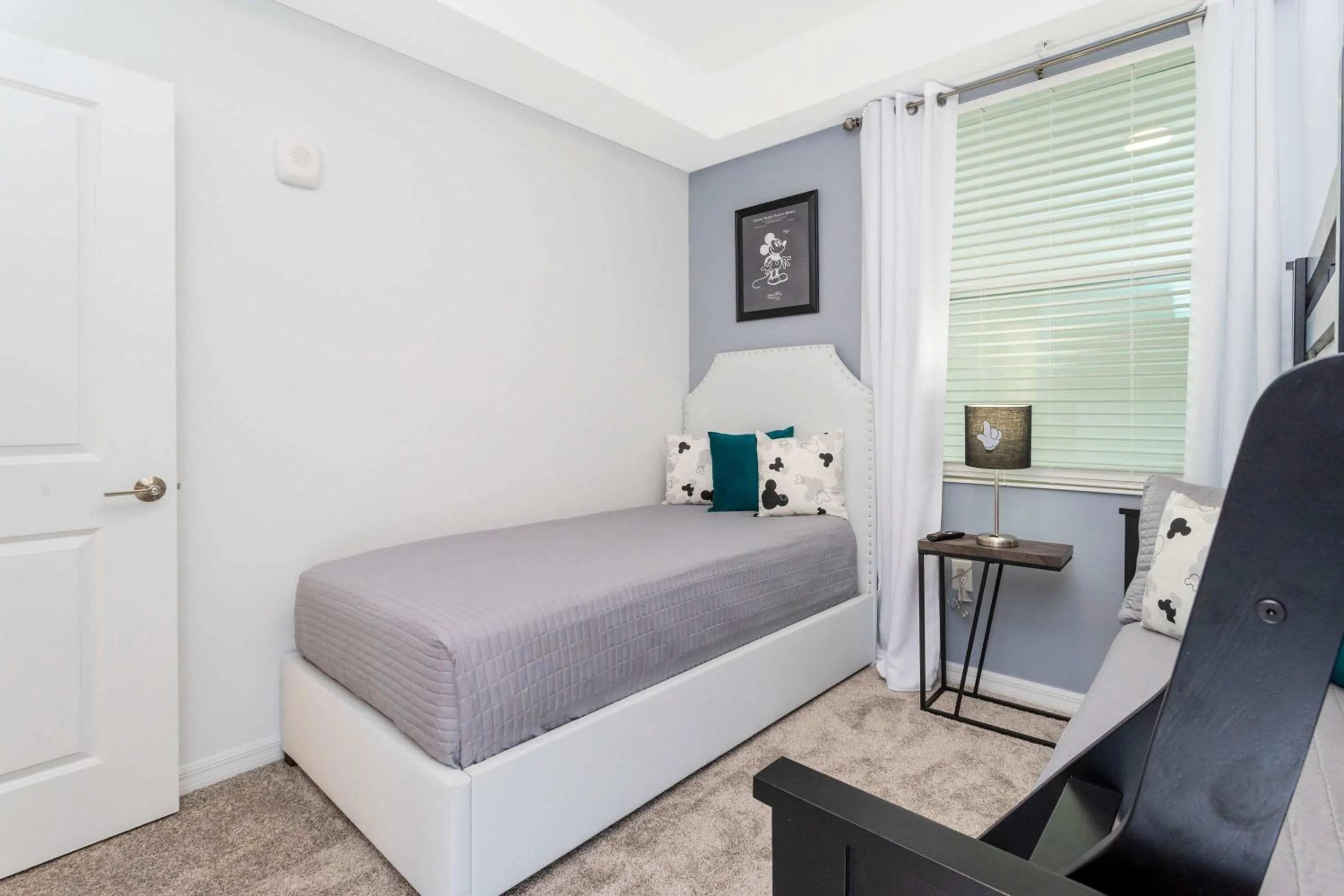 Bed in Gorgeous 2 Bedroom Apartment Close to Disney 305 31911