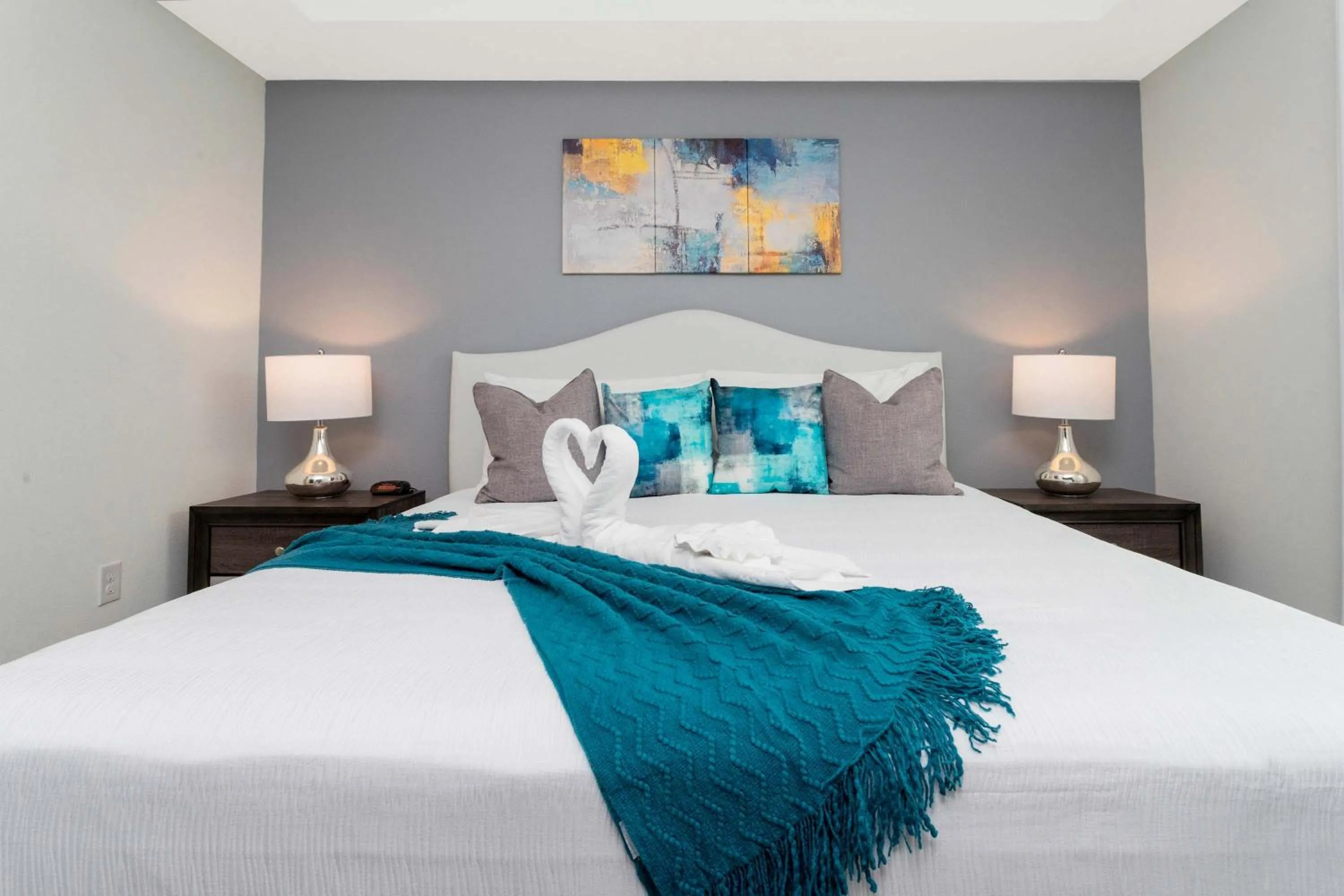 Bed in Gorgeous 2 Bedroom Apartment Close to Disney 305 31911