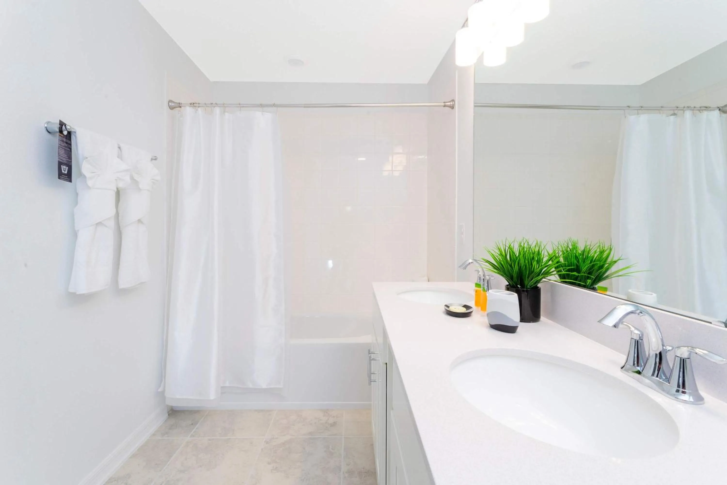 Gorgeous 2 Bedroom Apartment Close to Disney 305 31911