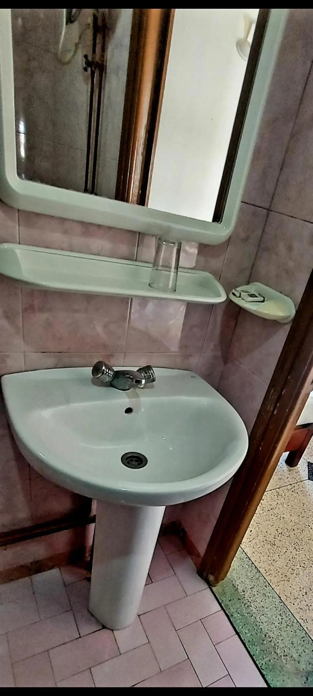 Bathroom in Hôtel National