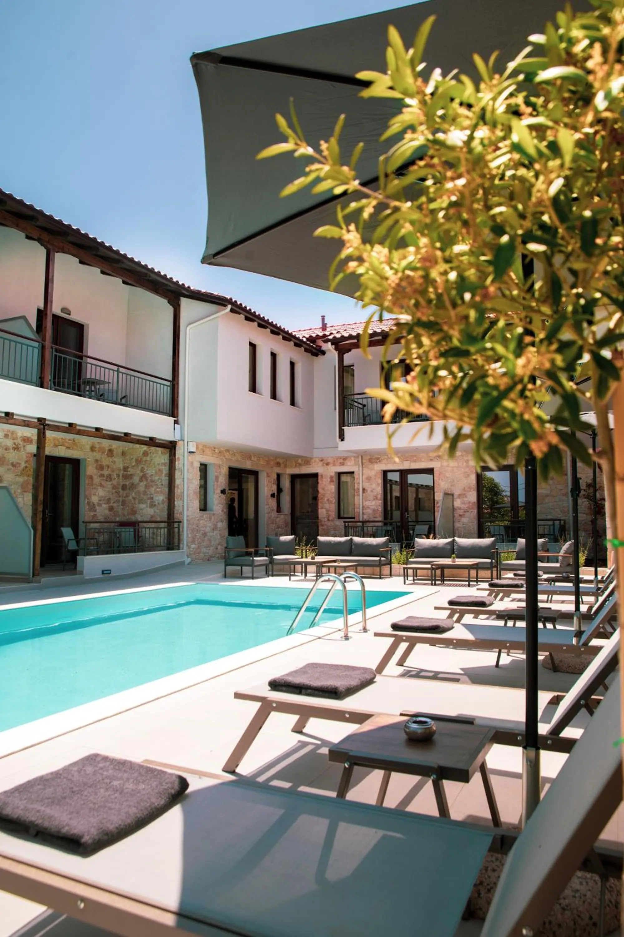 IADES suites