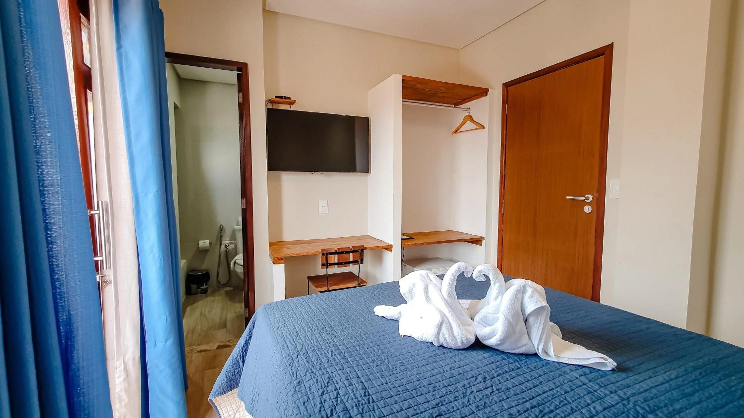 Photo of the whole room, Bed in Pousada Sete Mares