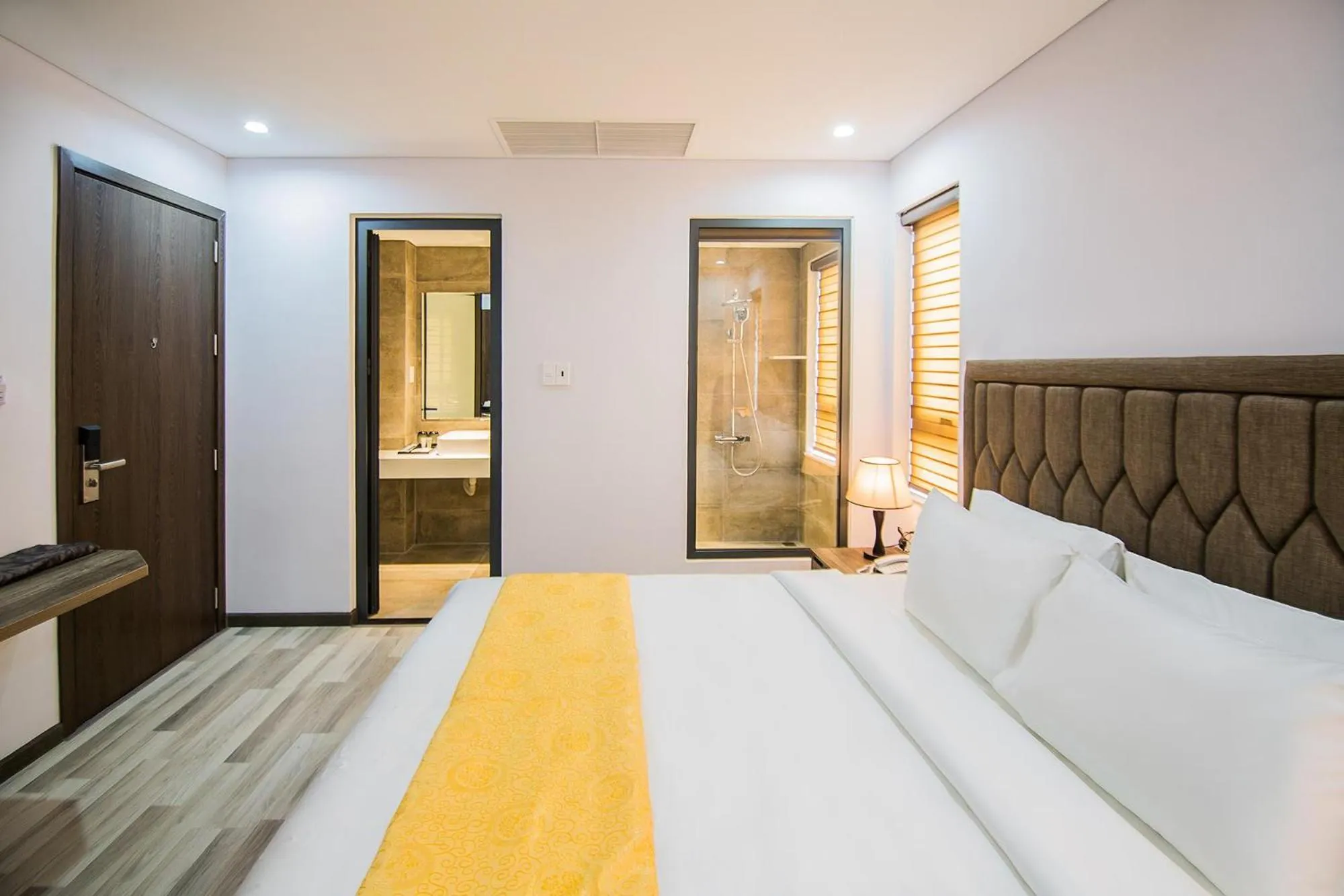 Photo of the whole room, Bed in Sea Light Hotel Da Nang