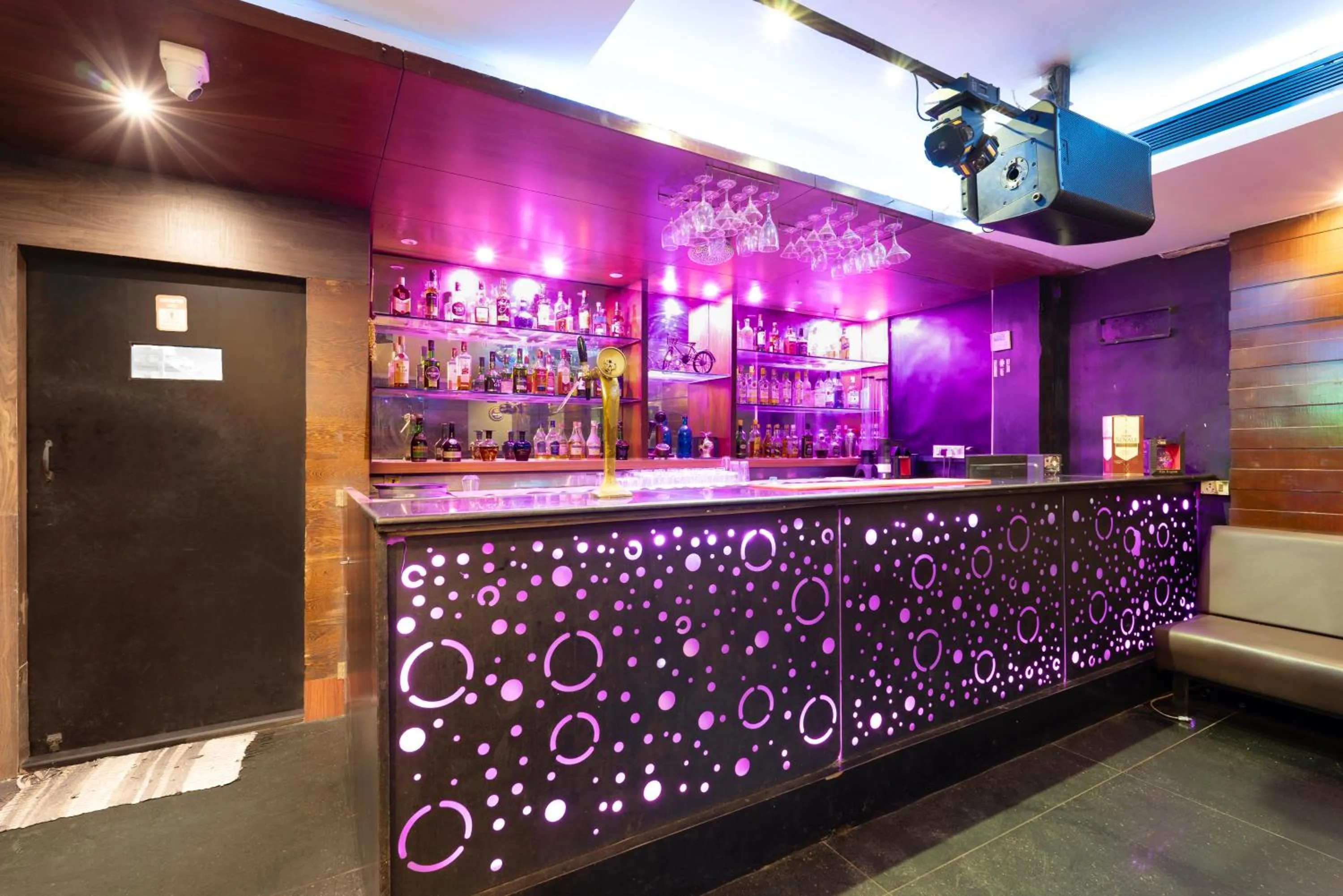 Lounge or bar in Treebo Seasons - Heritage Town Pondicherry