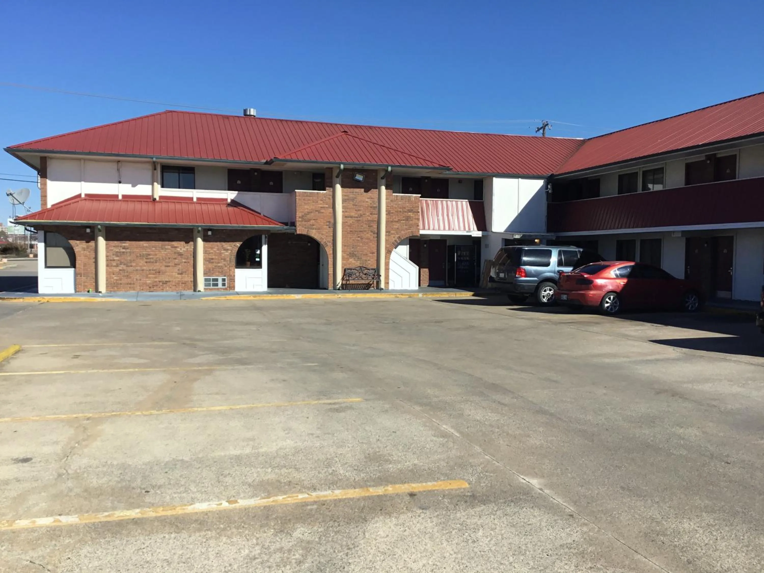 Property Building in OYO Hotel Muskogee Near Creek Nation Casino - Hwy 64