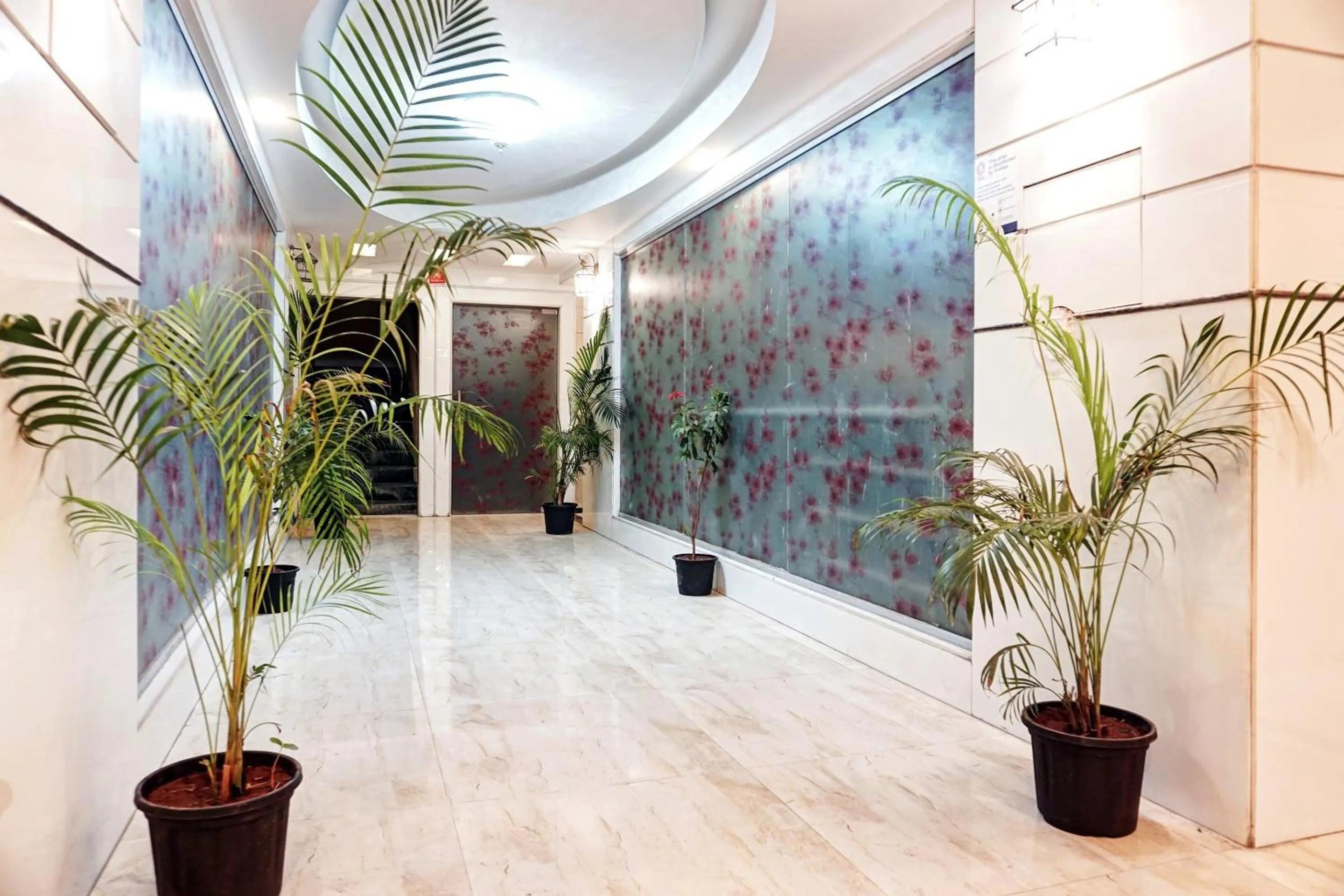 Lobby or reception in Townhouse OAK Gharonda Residency Near Sant Tukaram Nagar Metro Station