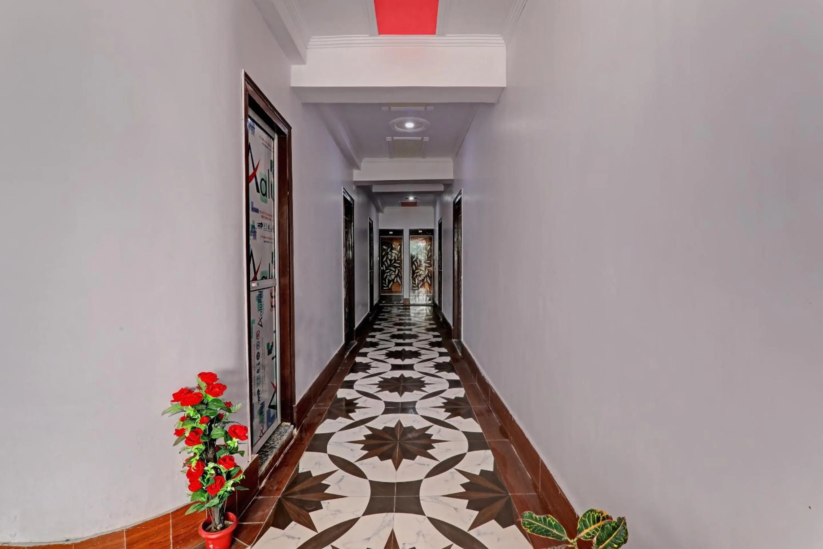 Lobby or reception in OYO Flagship 86660 Hotel RK Grand