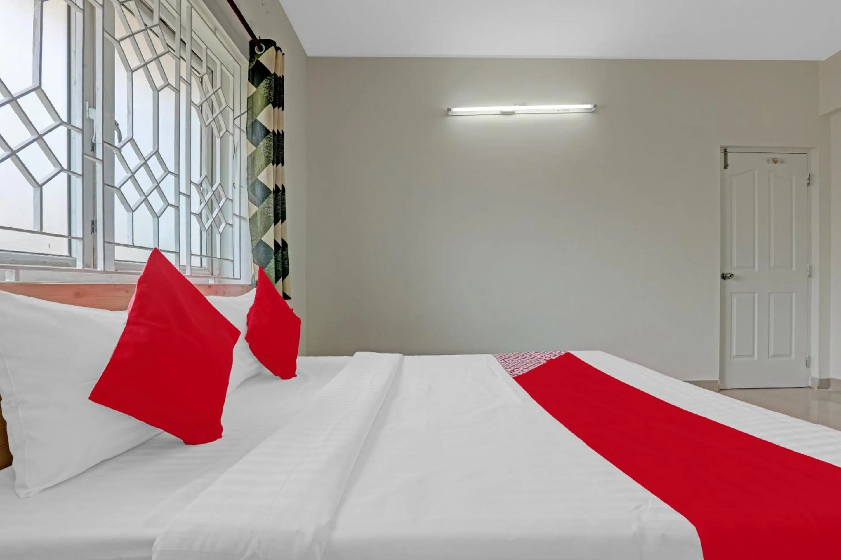 Bedroom, Bed in Hotel O Tiara Grand