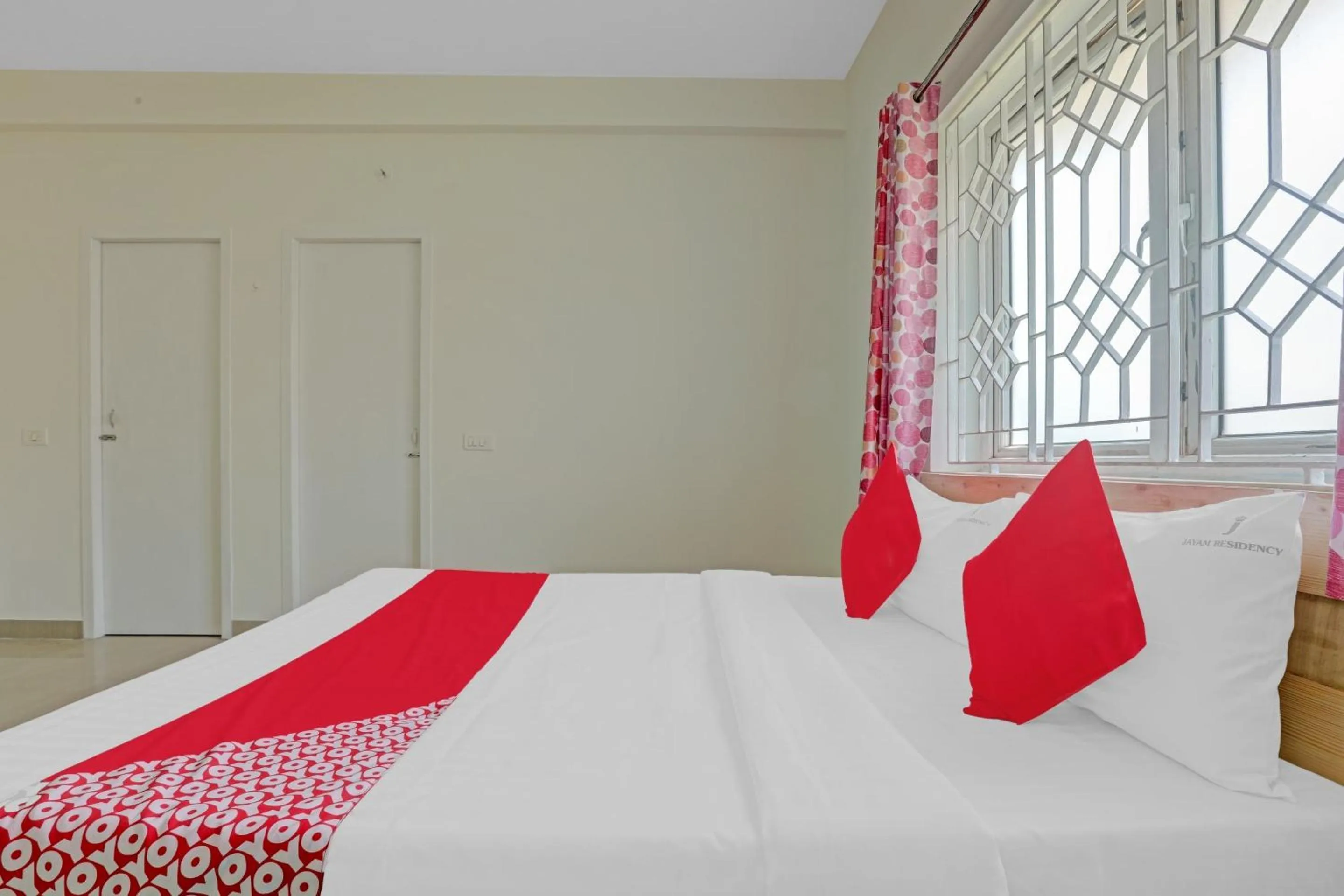 Bedroom, Bed in Hotel O Tiara Grand