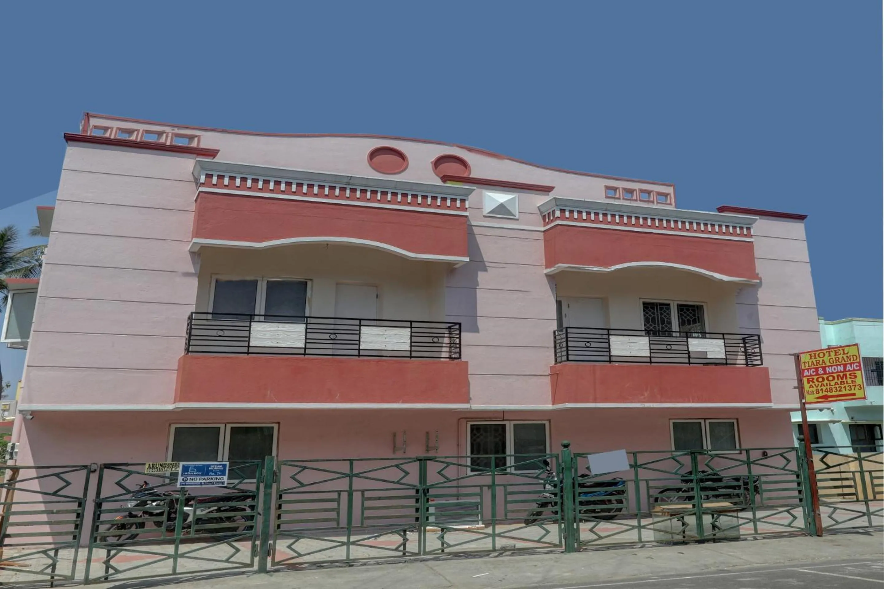 Facade/entrance in Hotel O Tiara Grand