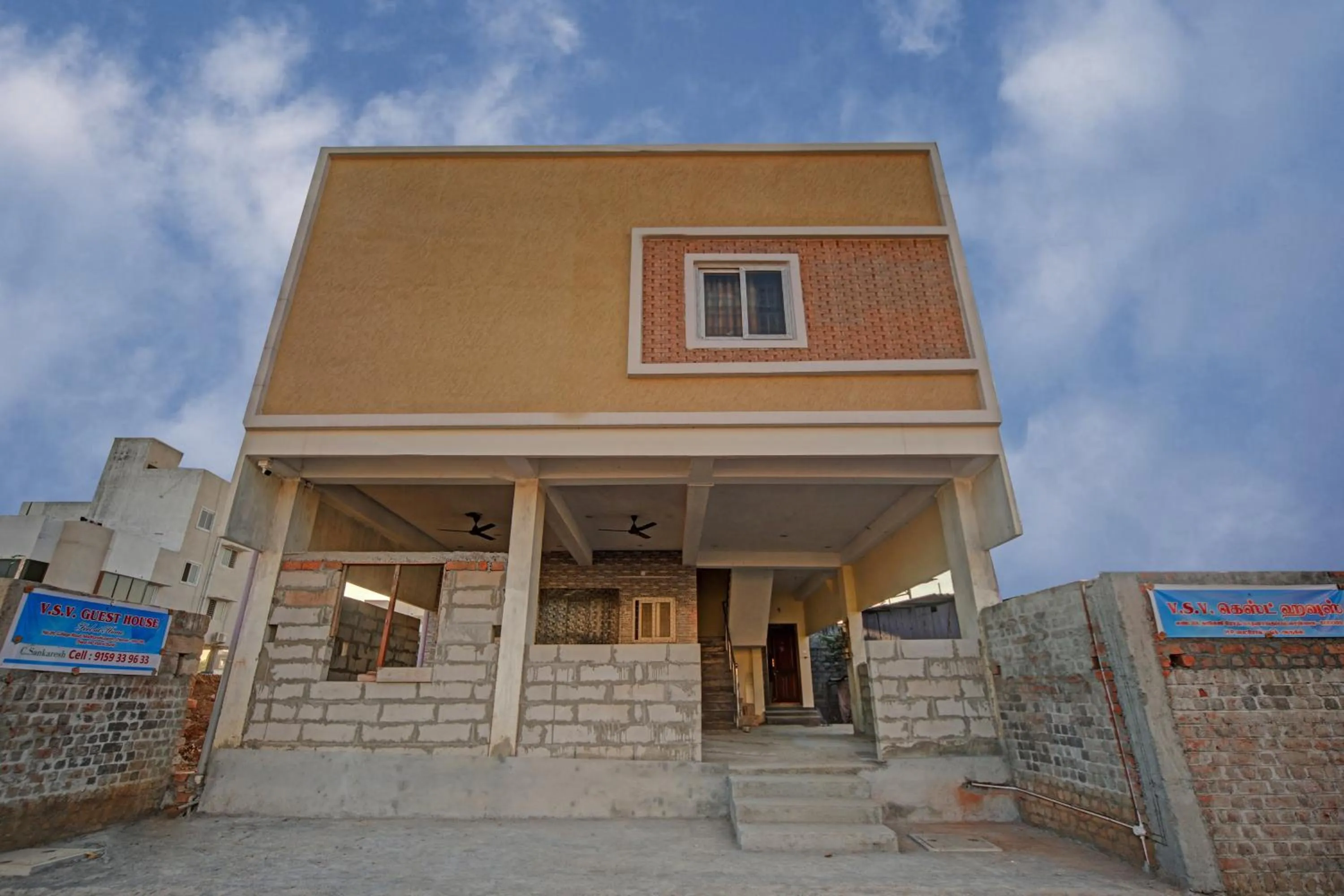 Facade/entrance in Hotel O Vsv Guest House