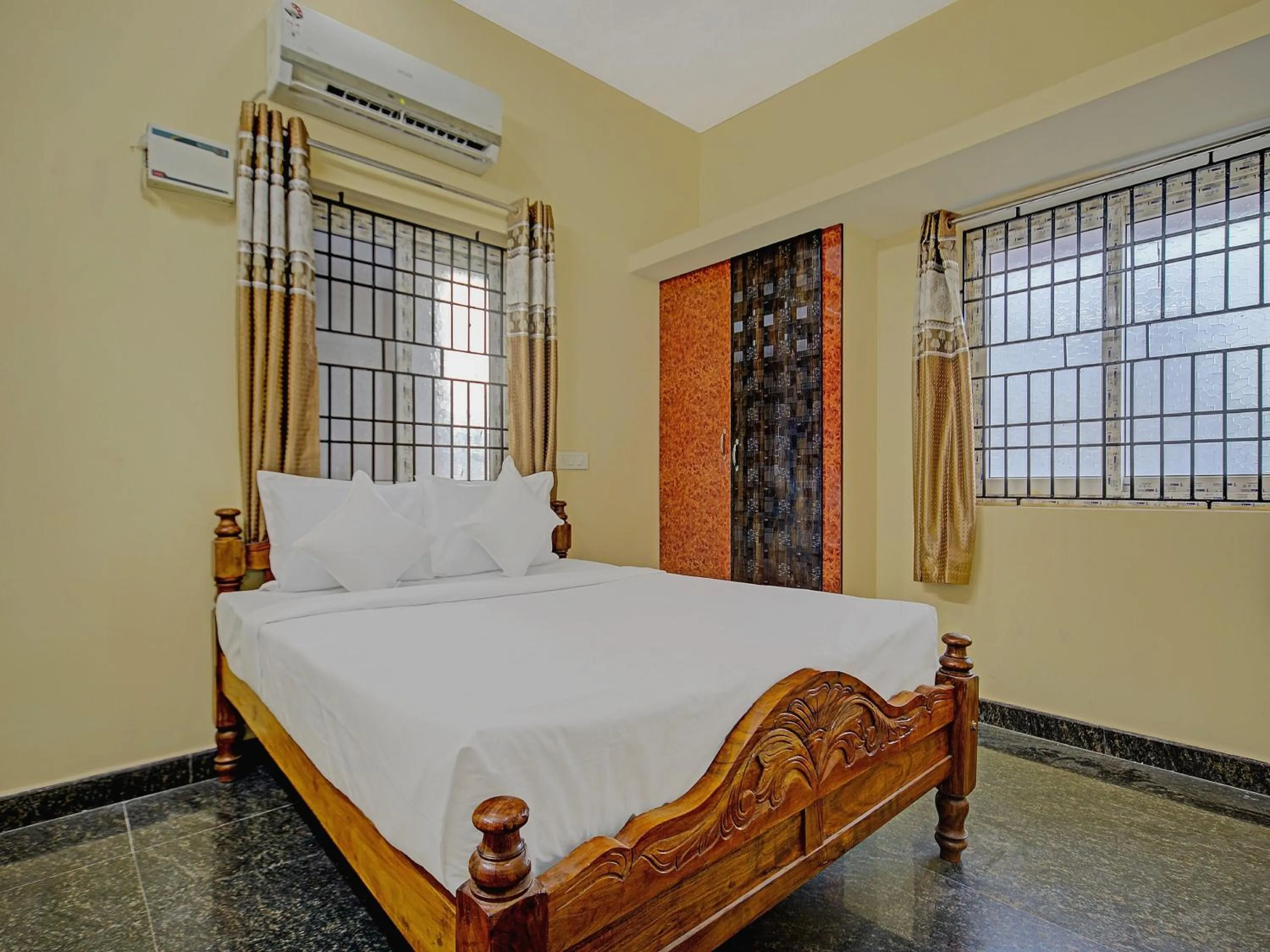 Bedroom, Bed in Hotel O Vsv Guest House