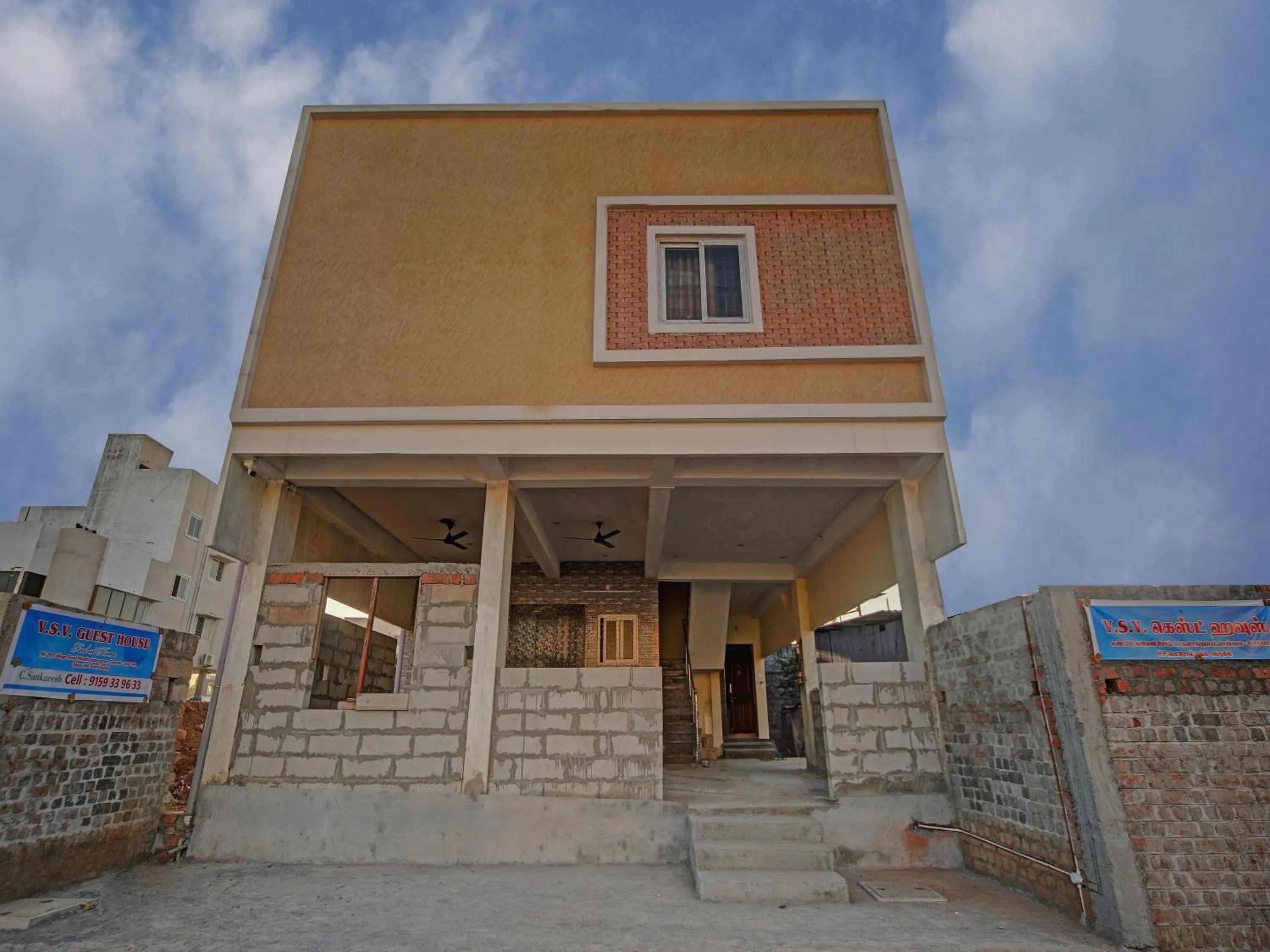 Facade/entrance in Hotel O Vsv Guest House
