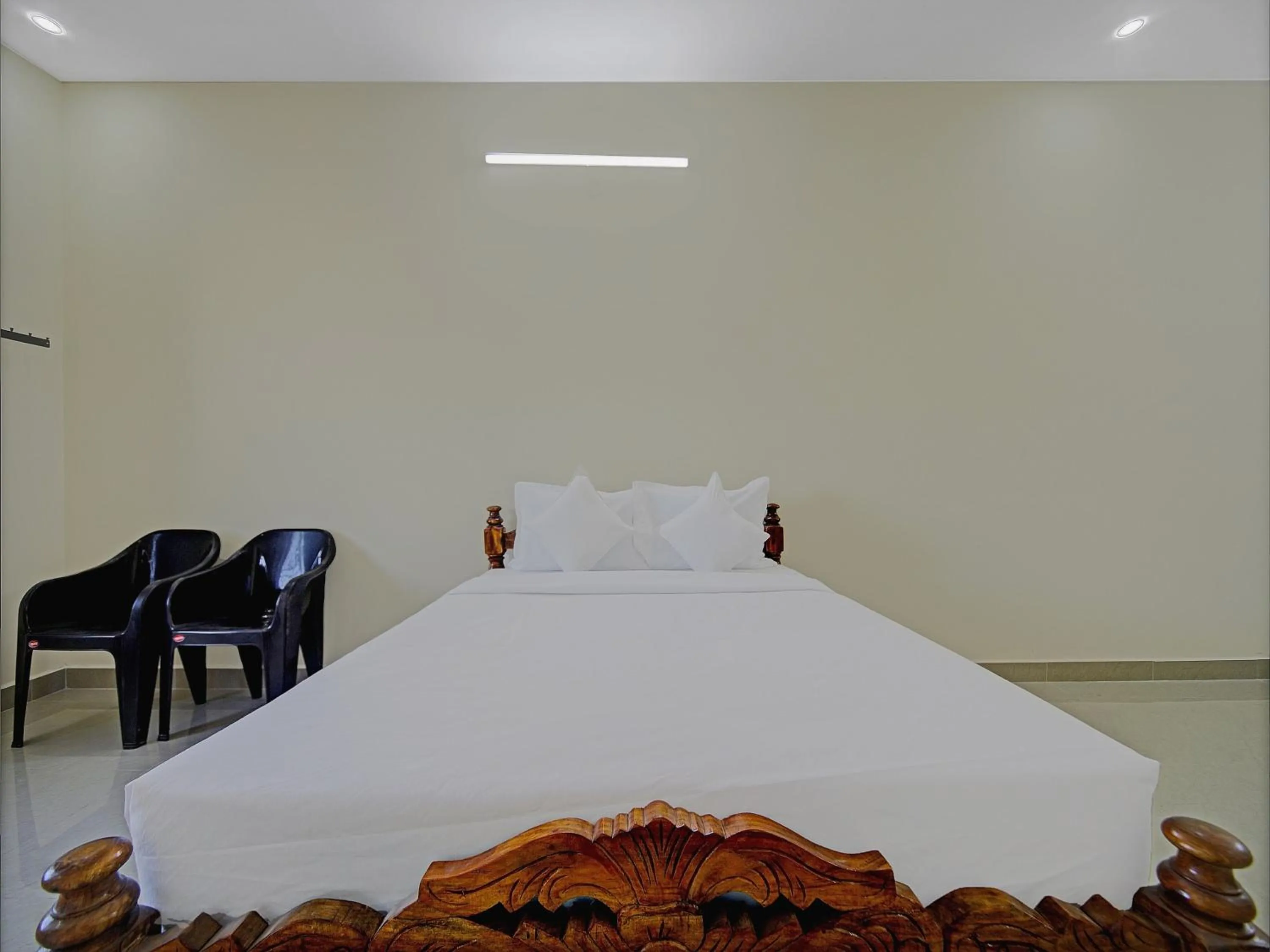 Bedroom, Bed in Hotel O Vsv Guest House