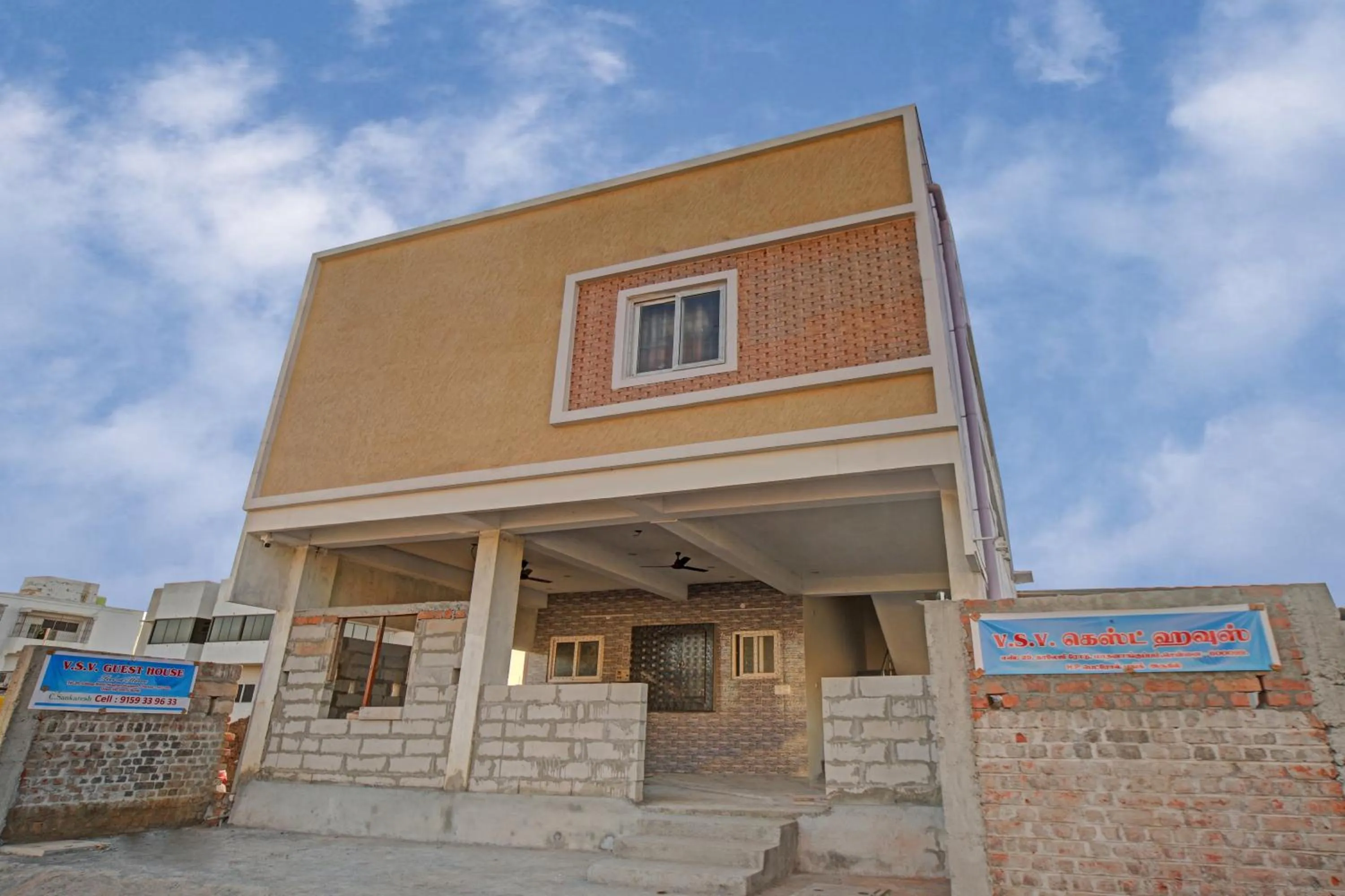 Facade/entrance in Hotel O Vsv Guest House