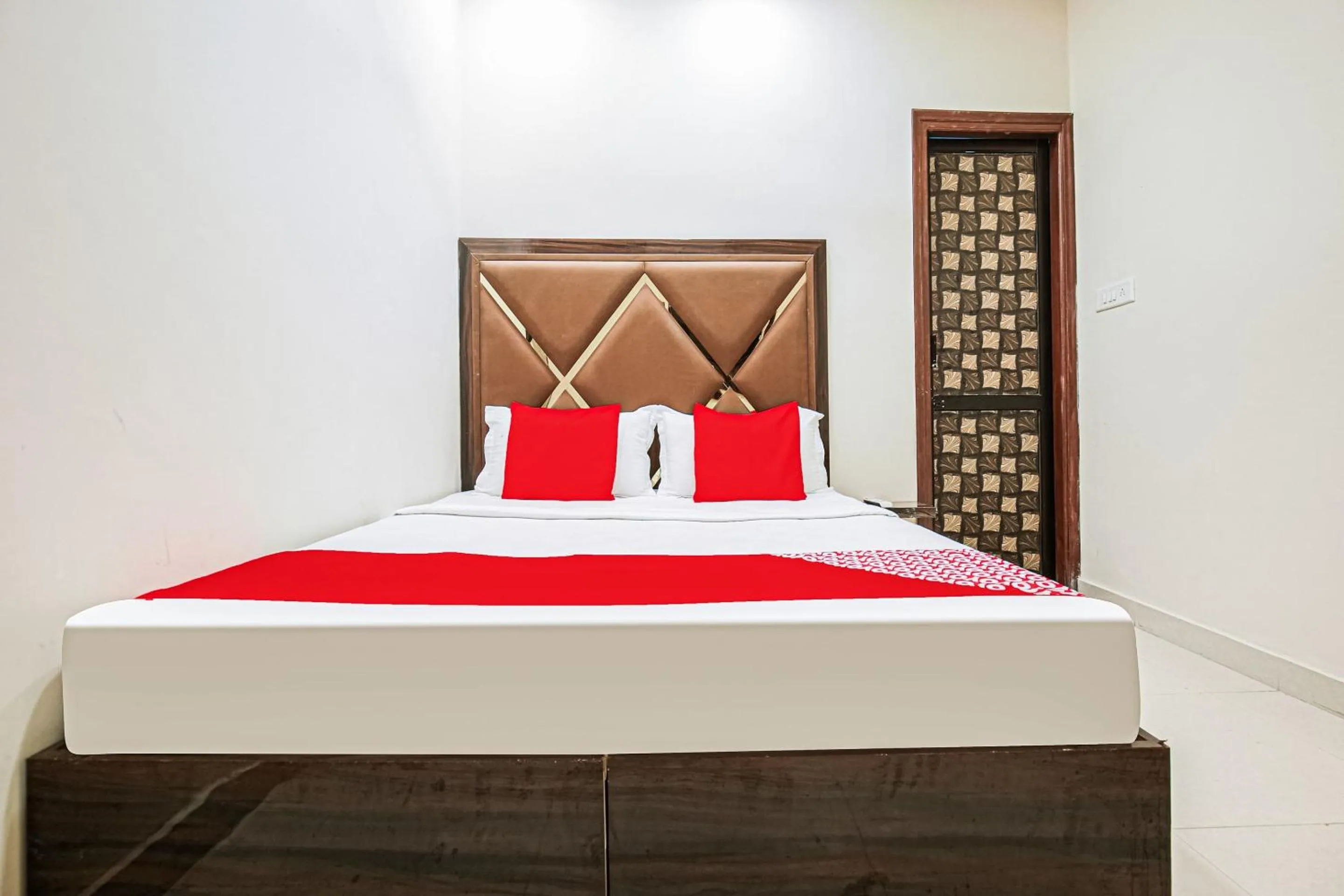 Bedroom, Bed in Hotel O Sunrise