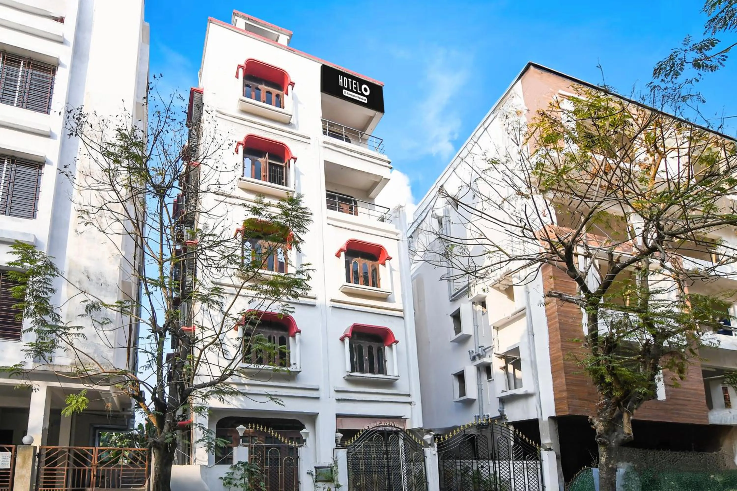 Facade/entrance in Super Hotel O Biswa Bangla Sarani