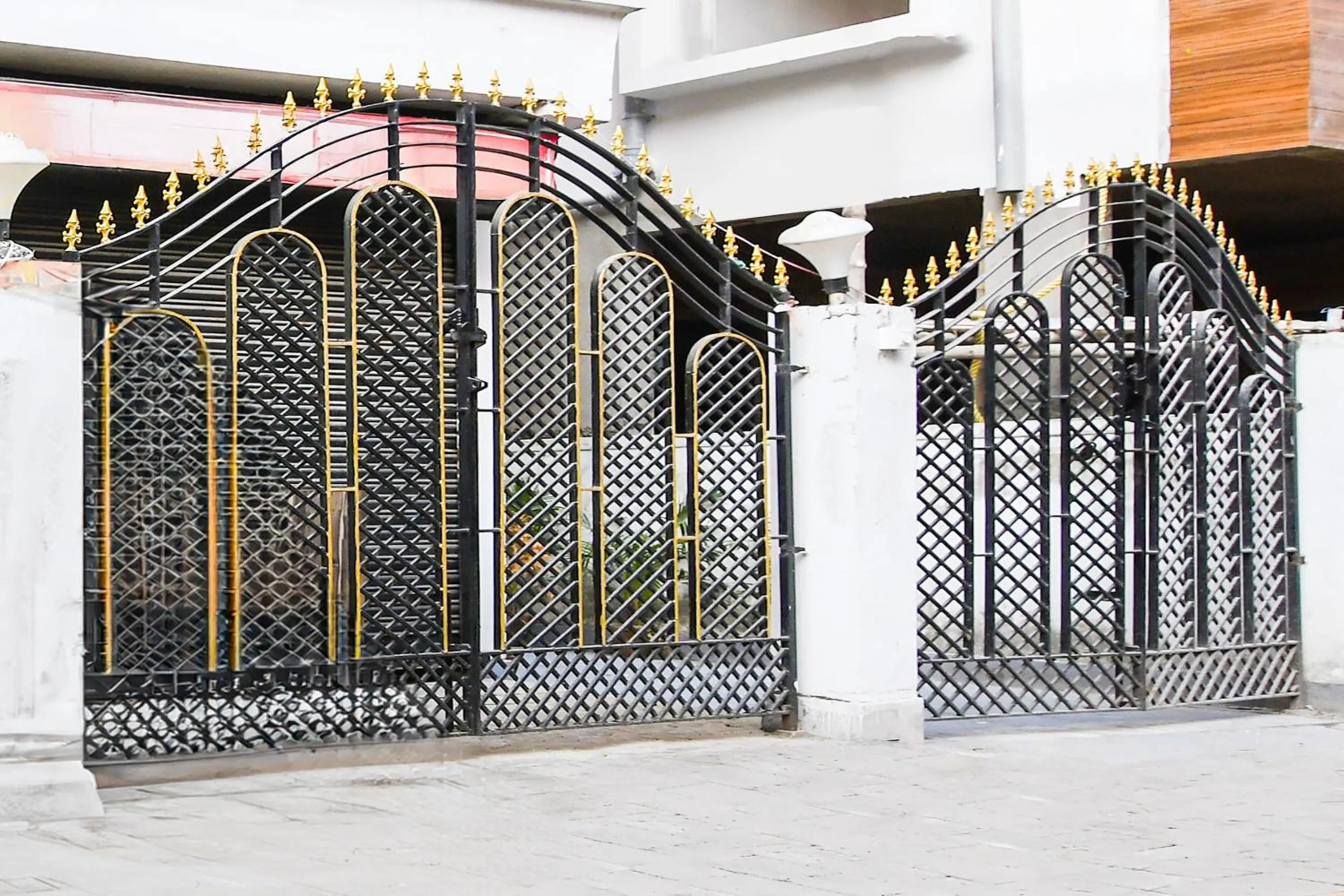 Facade/entrance in Super Hotel O Biswa Bangla Sarani