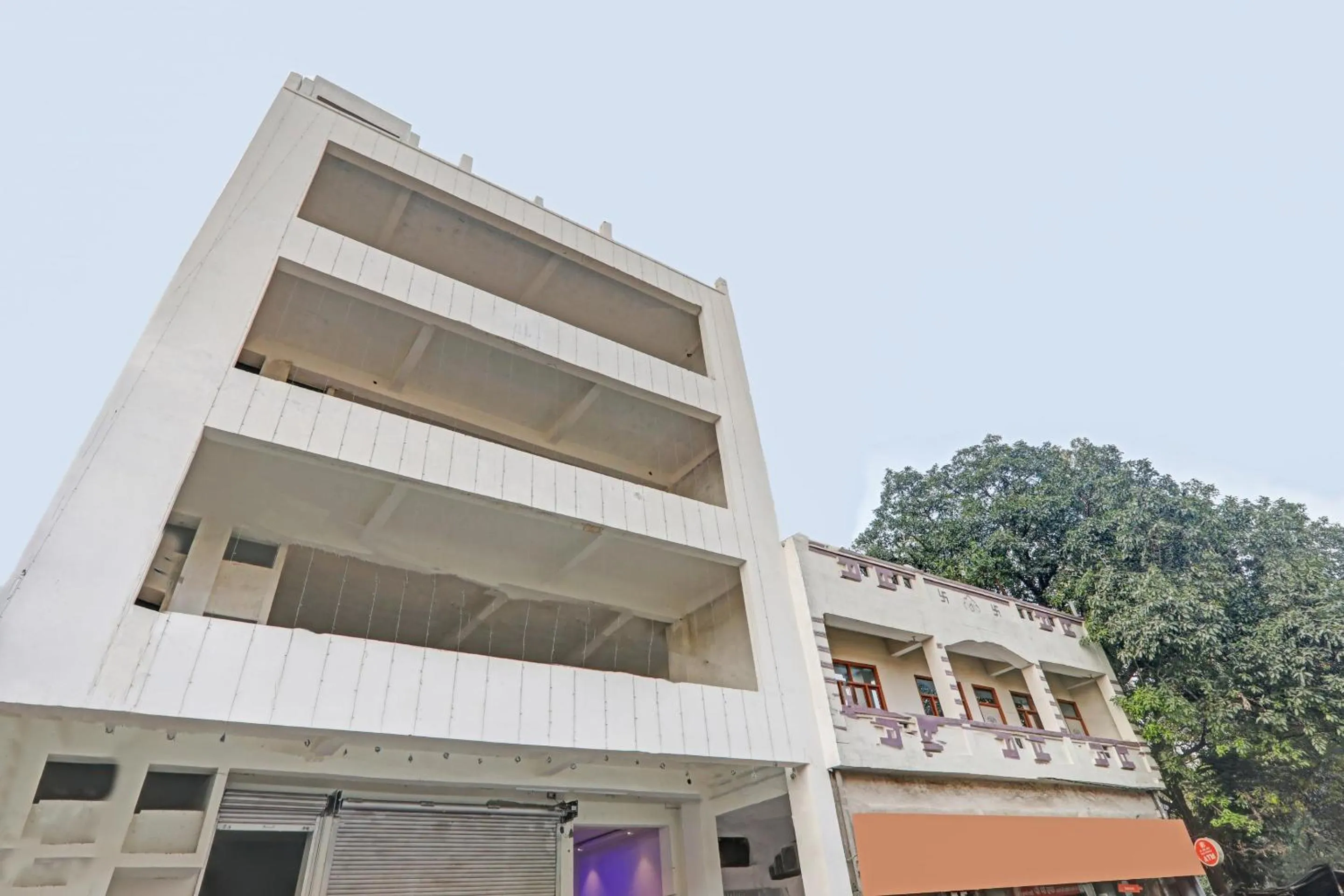 Facade/entrance in Capital O Townhouse Govinda Royal