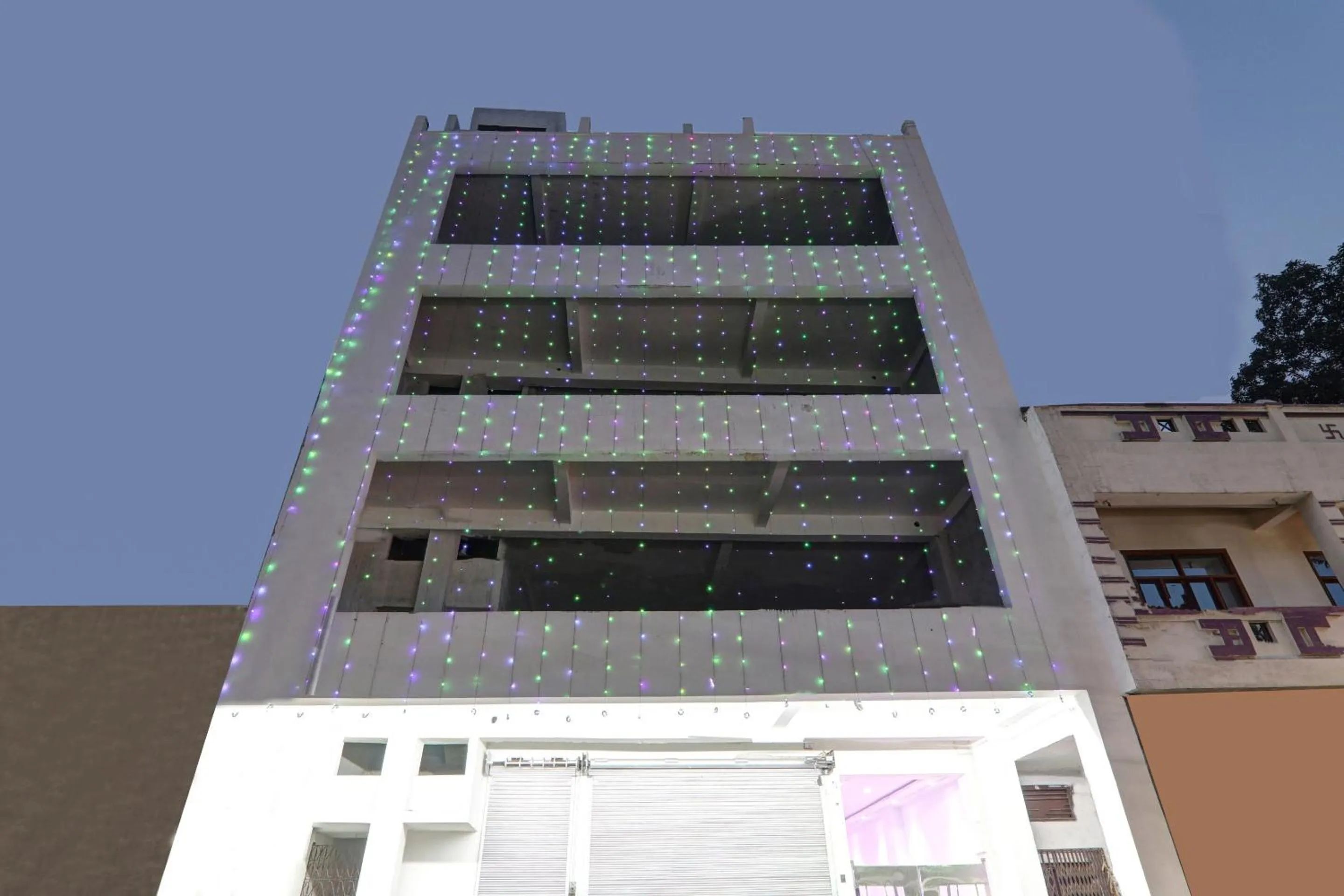 Facade/entrance in Capital O Townhouse Govinda Royal