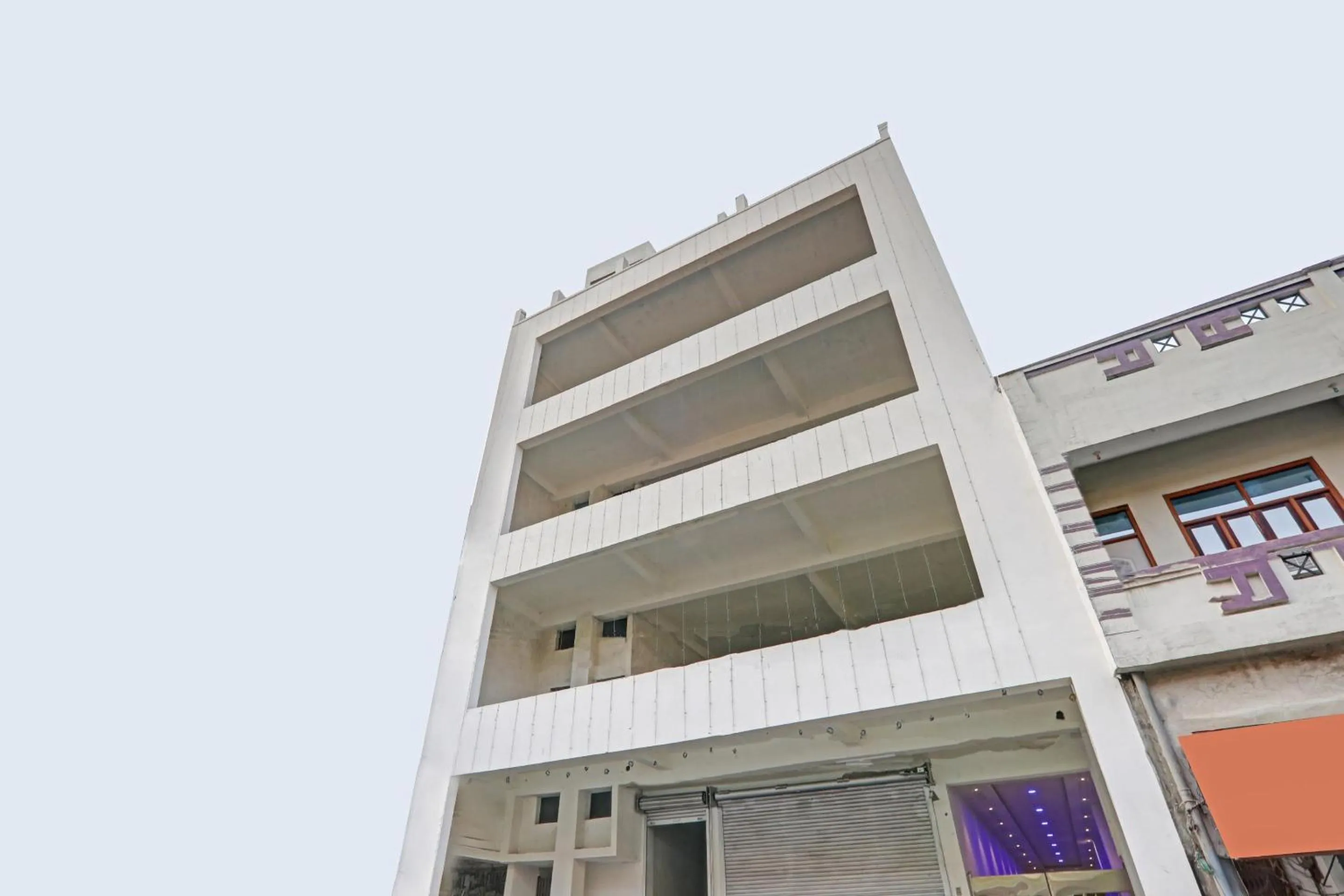 Facade/entrance in Capital O Townhouse Govinda Royal