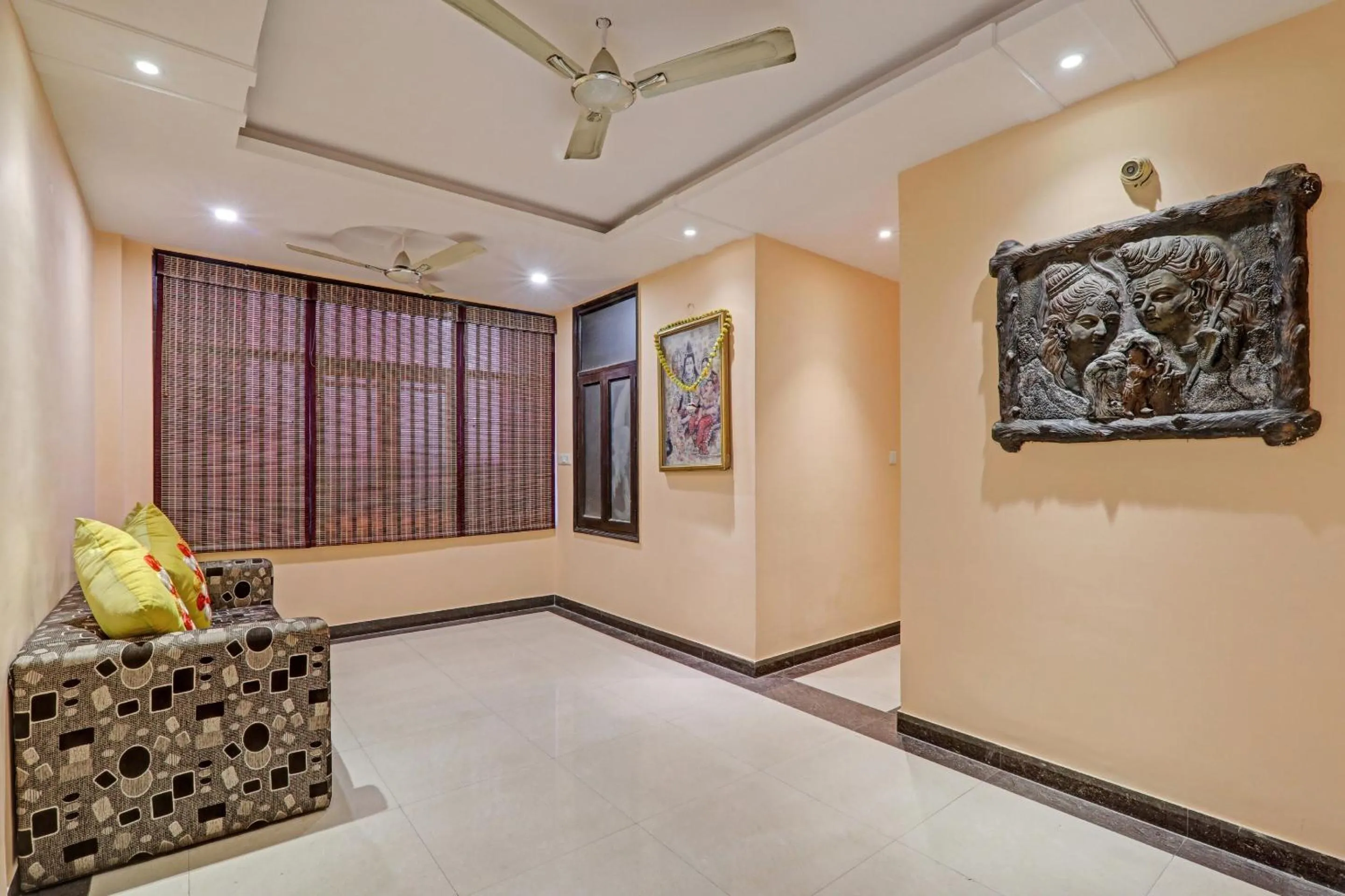 Lobby or reception in Capital O Townhouse Govinda Royal