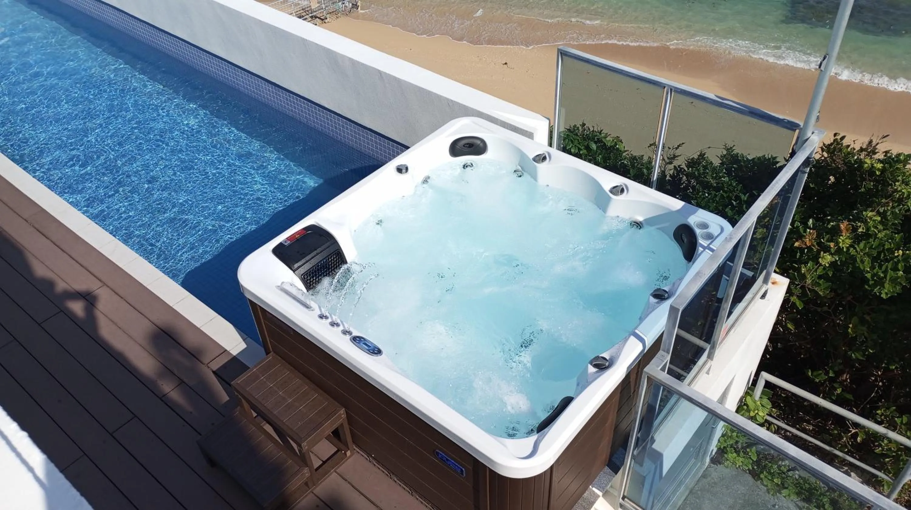 Hot Tub in SALTY HOUSE：海が目の前！