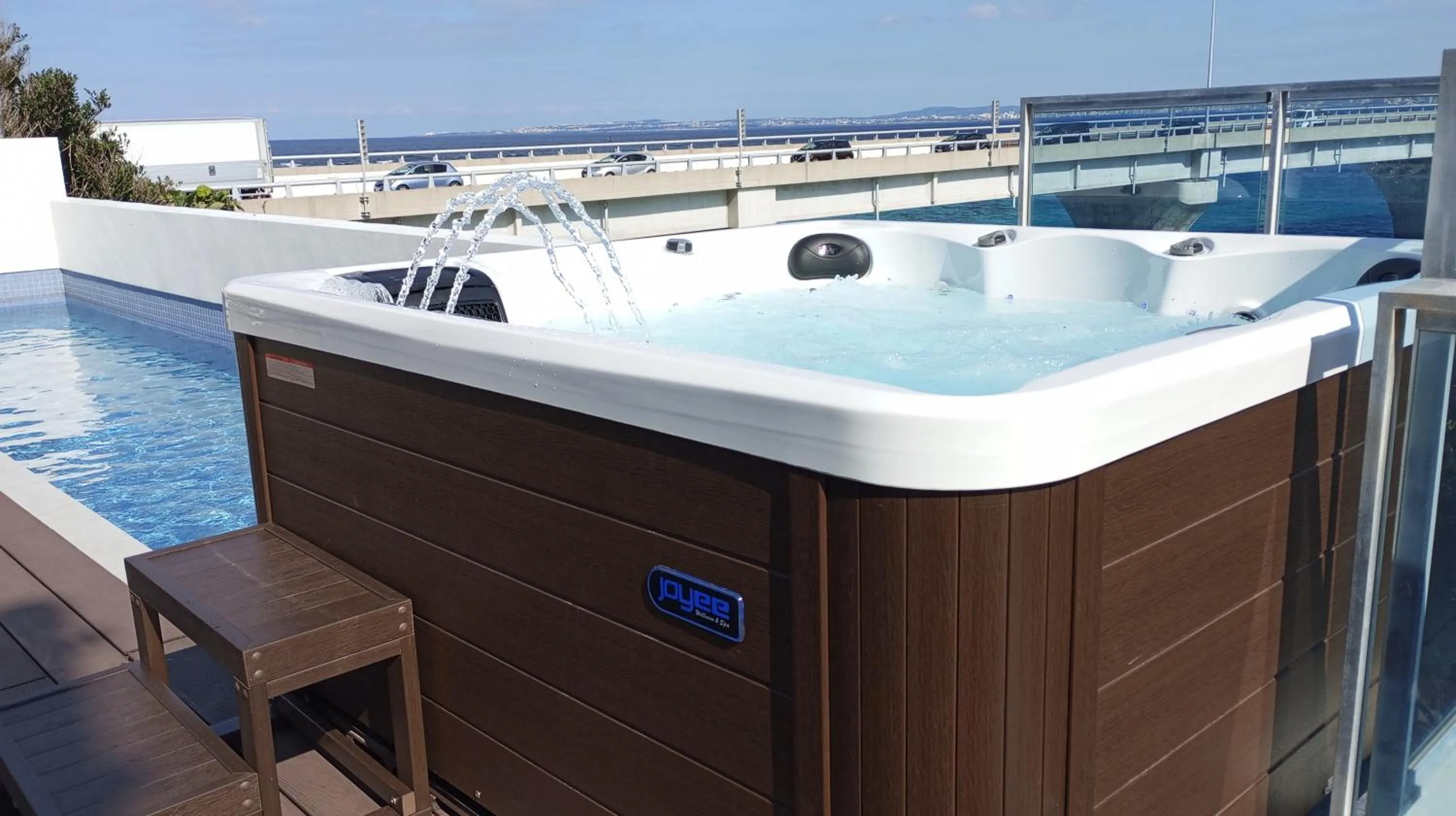 Hot Tub in SALTY HOUSE：海が目の前！